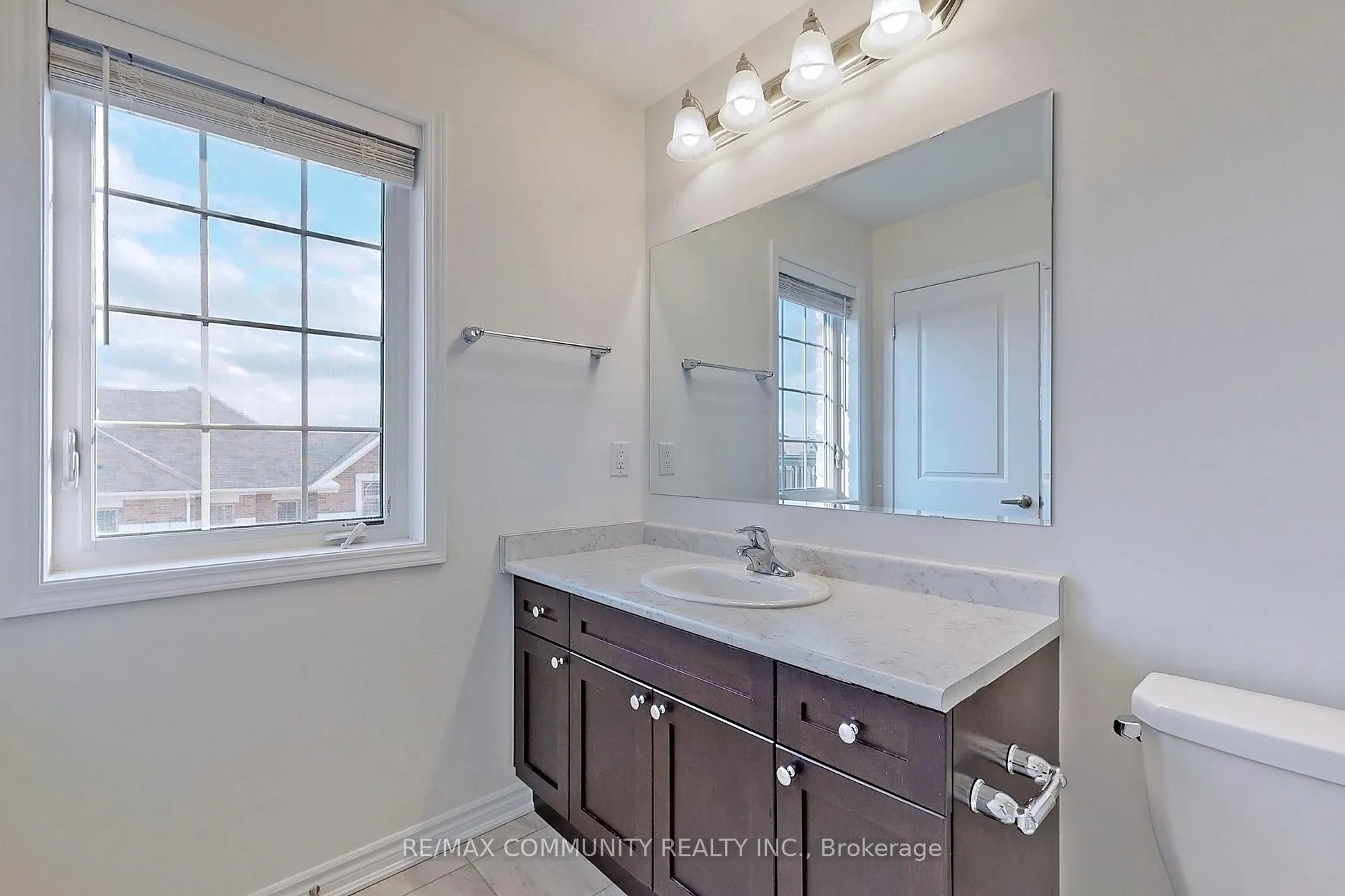 Photo 24 of 12 Fiesta Way, Whitby, Rural Whitby — HOMEH
