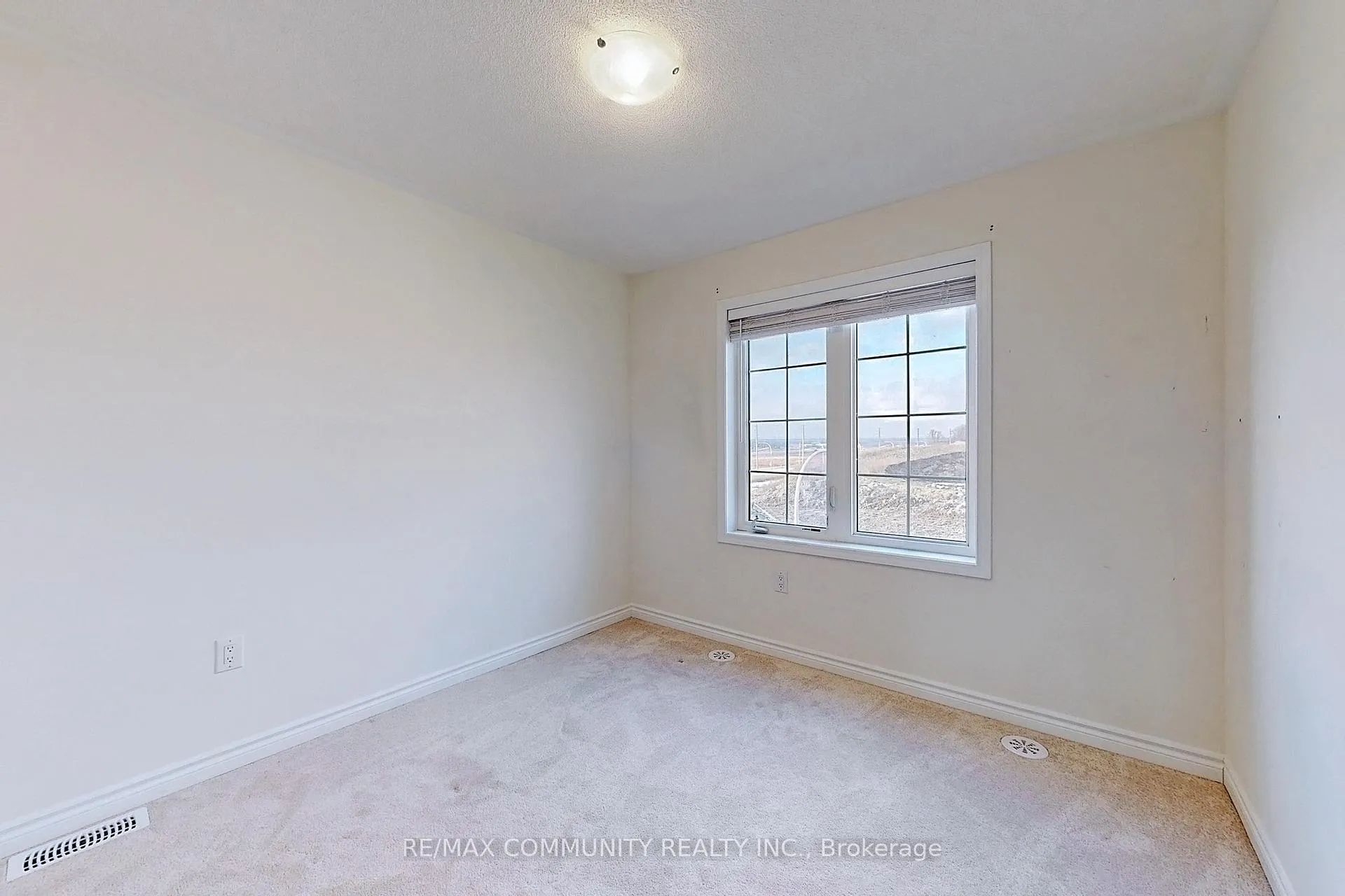 Photo 25 of 12 Fiesta Way, Whitby, Rural Whitby — HOMEH