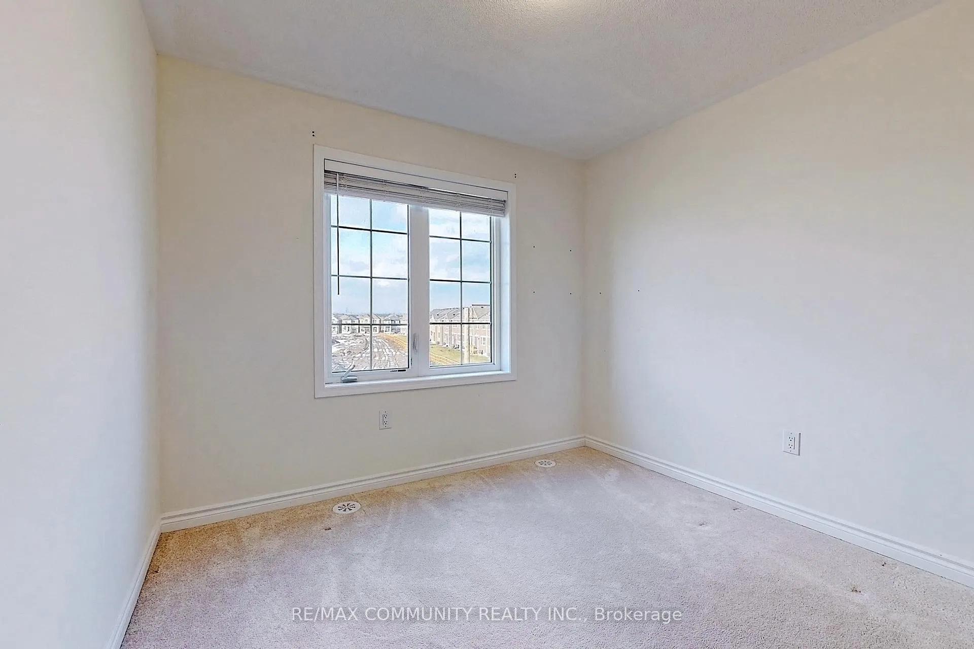 Photo 27 of 12 Fiesta Way, Whitby, Rural Whitby — HOMEH