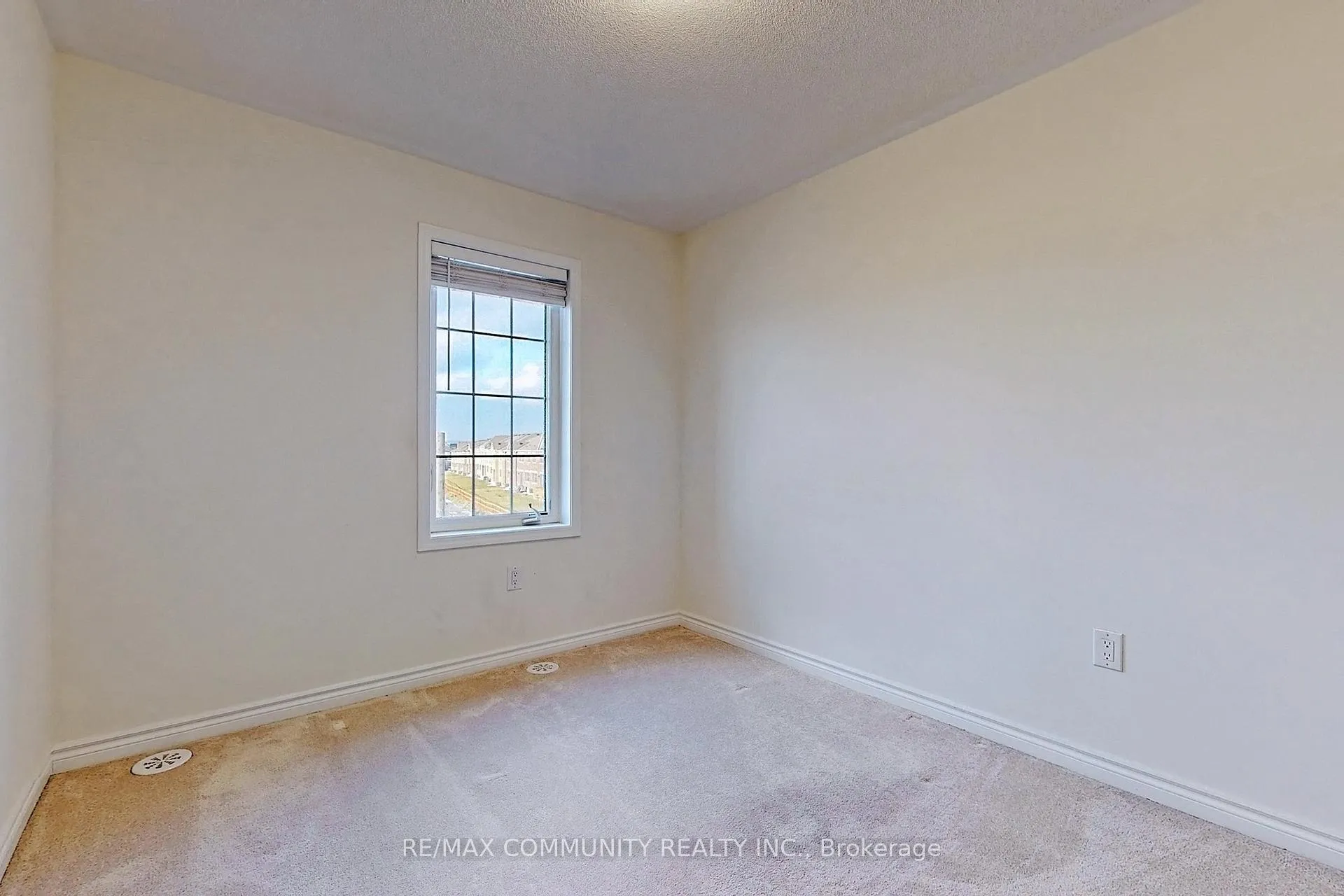 Photo 29 of 12 Fiesta Way, Whitby, Rural Whitby — HOMEH