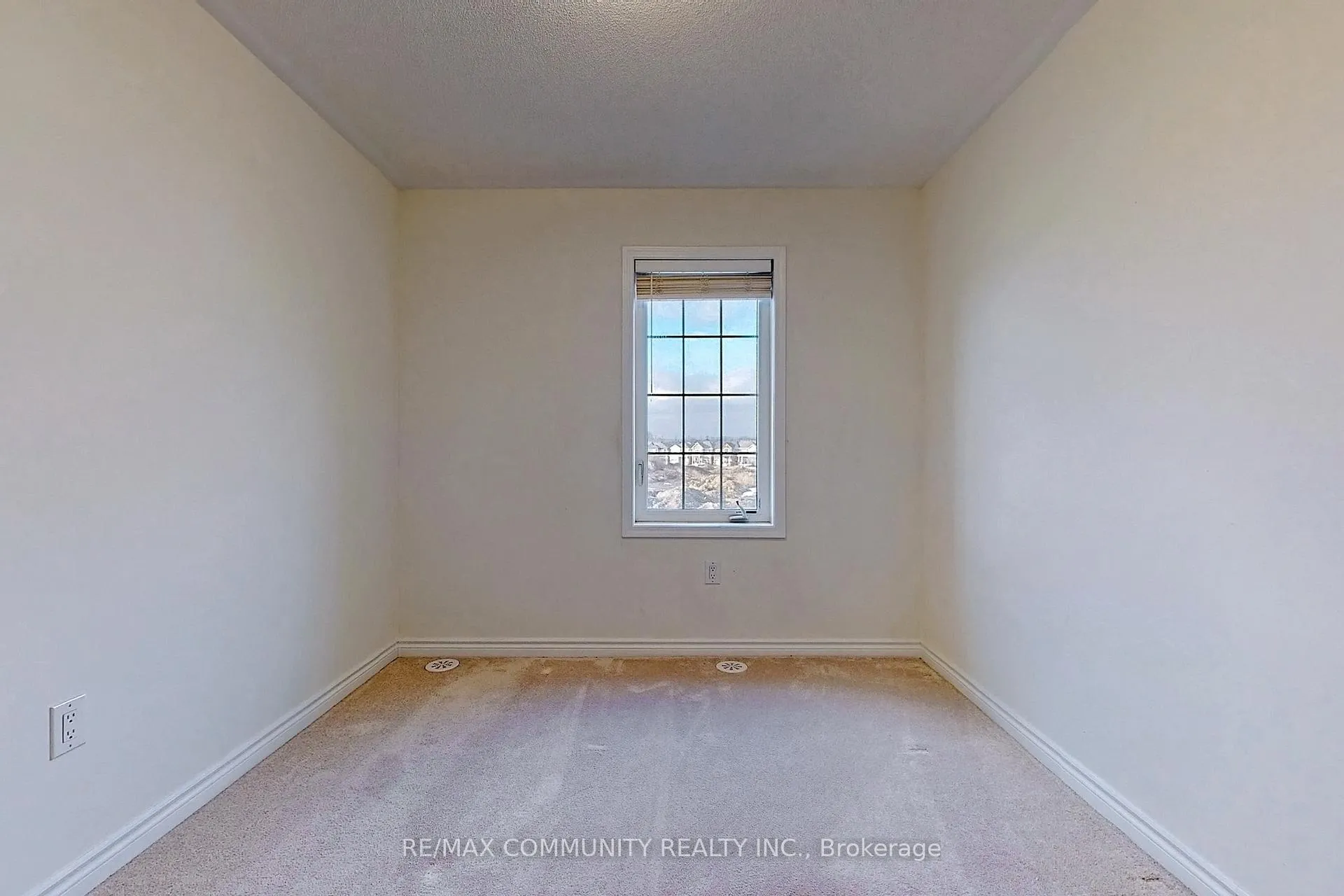 Photo 30 of 12 Fiesta Way, Whitby, Rural Whitby — HOMEH