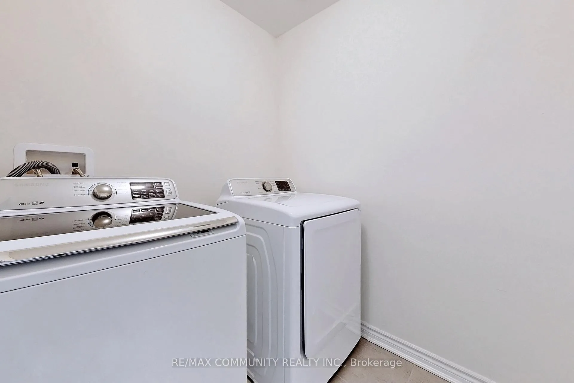 Photo 35 of 12 Fiesta Way, Whitby, Rural Whitby — HOMEH