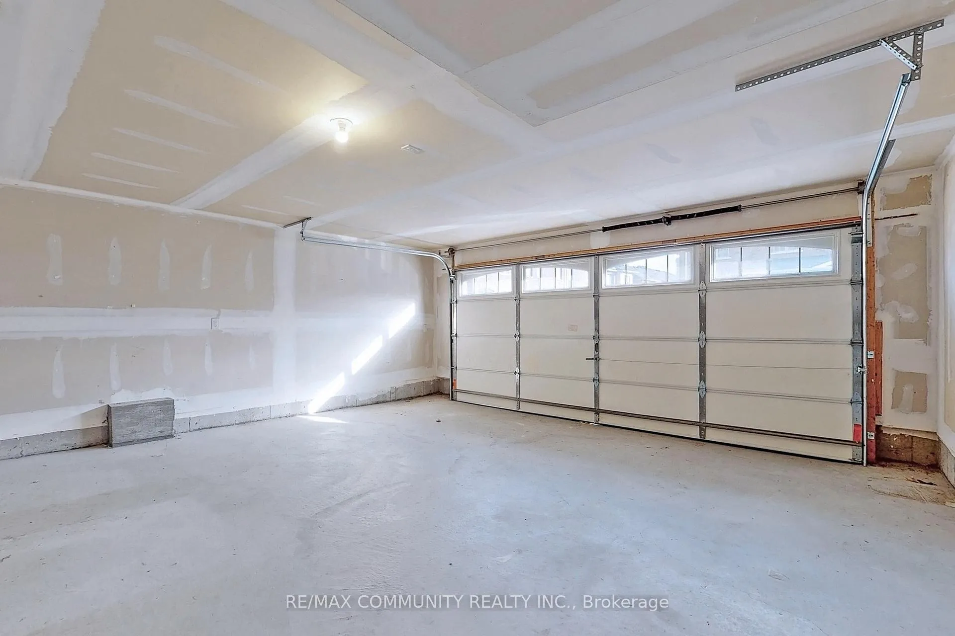 Photo 44 of 12 Fiesta Way, Whitby, Rural Whitby — HOMEH