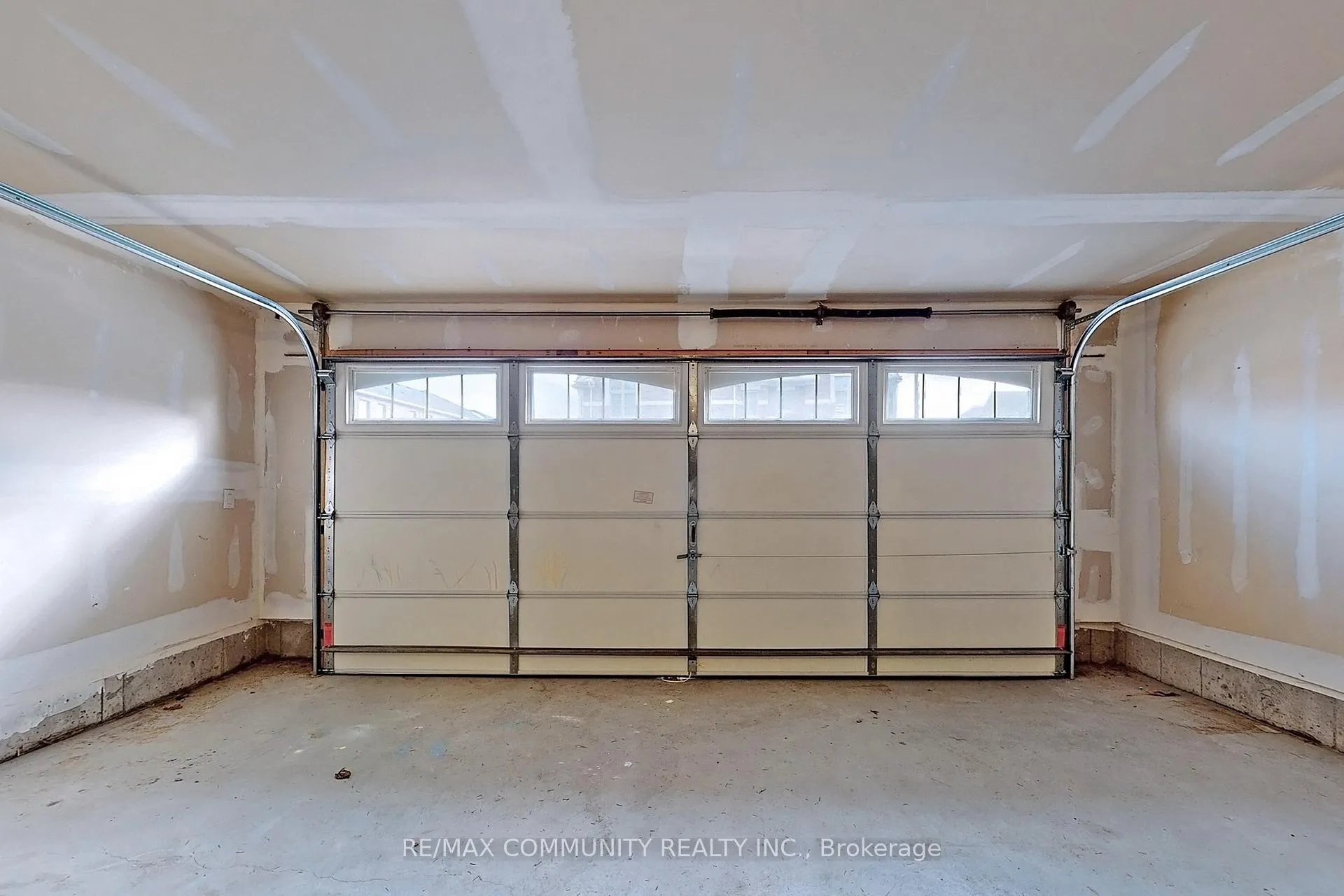 Photo 45 of 12 Fiesta Way, Whitby, Rural Whitby — HOMEH