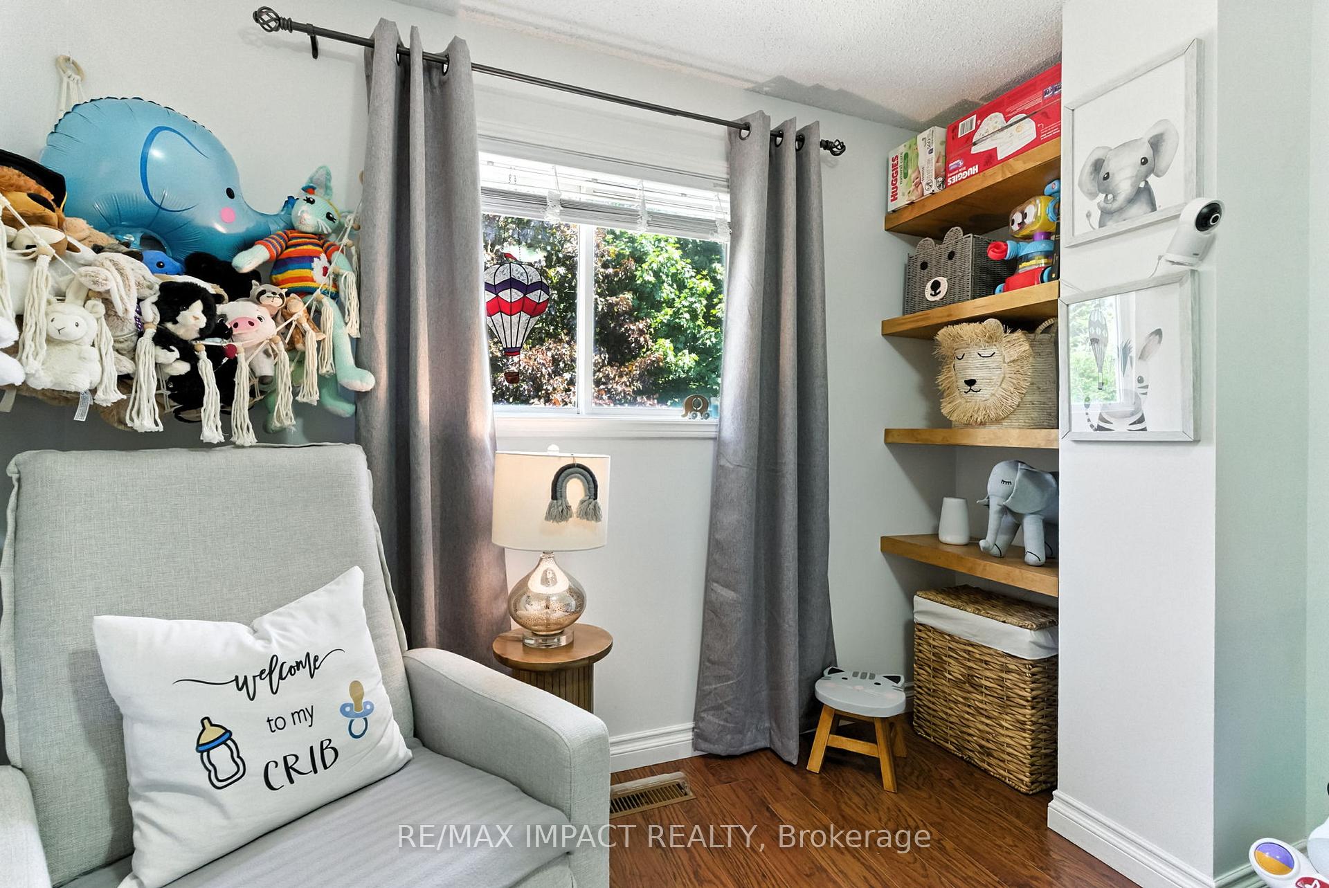 Photo 3 of 9 Granville Drive, Clarington, Courtice — HOMEH