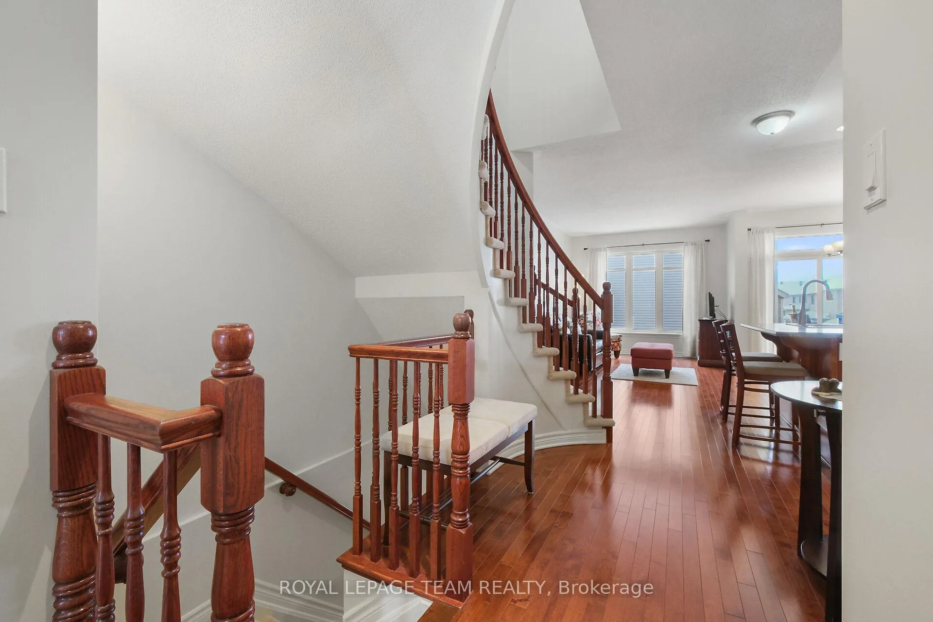 Photo 6 of 211 Butterfly Walk, Ottawa, Mer Bleue/Bradley Estates/Anderson Park — HOMEH