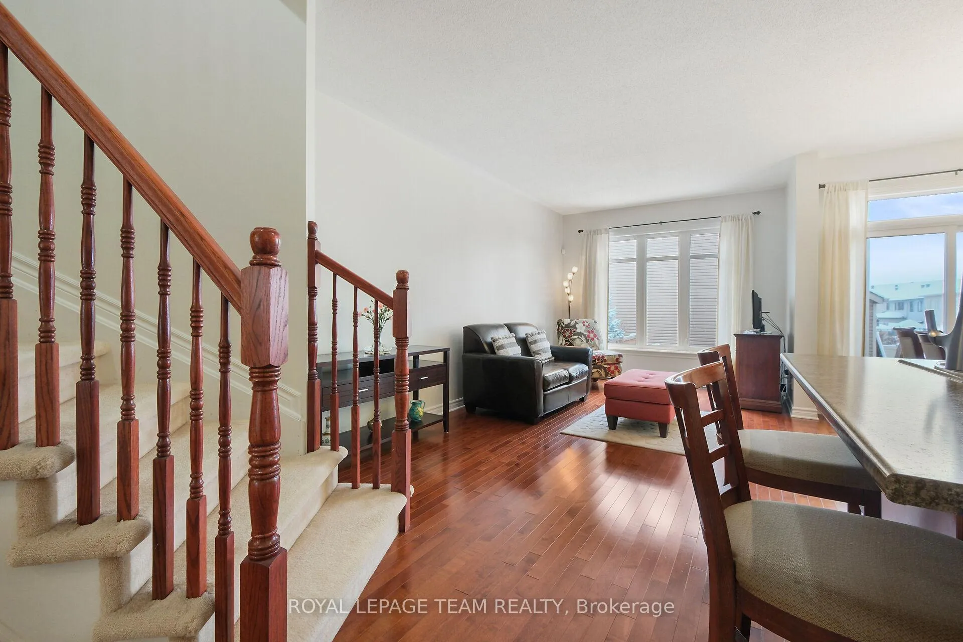 Photo 8 of 211 Butterfly Walk, Ottawa, Mer Bleue/Bradley Estates/Anderson Park — HOMEH