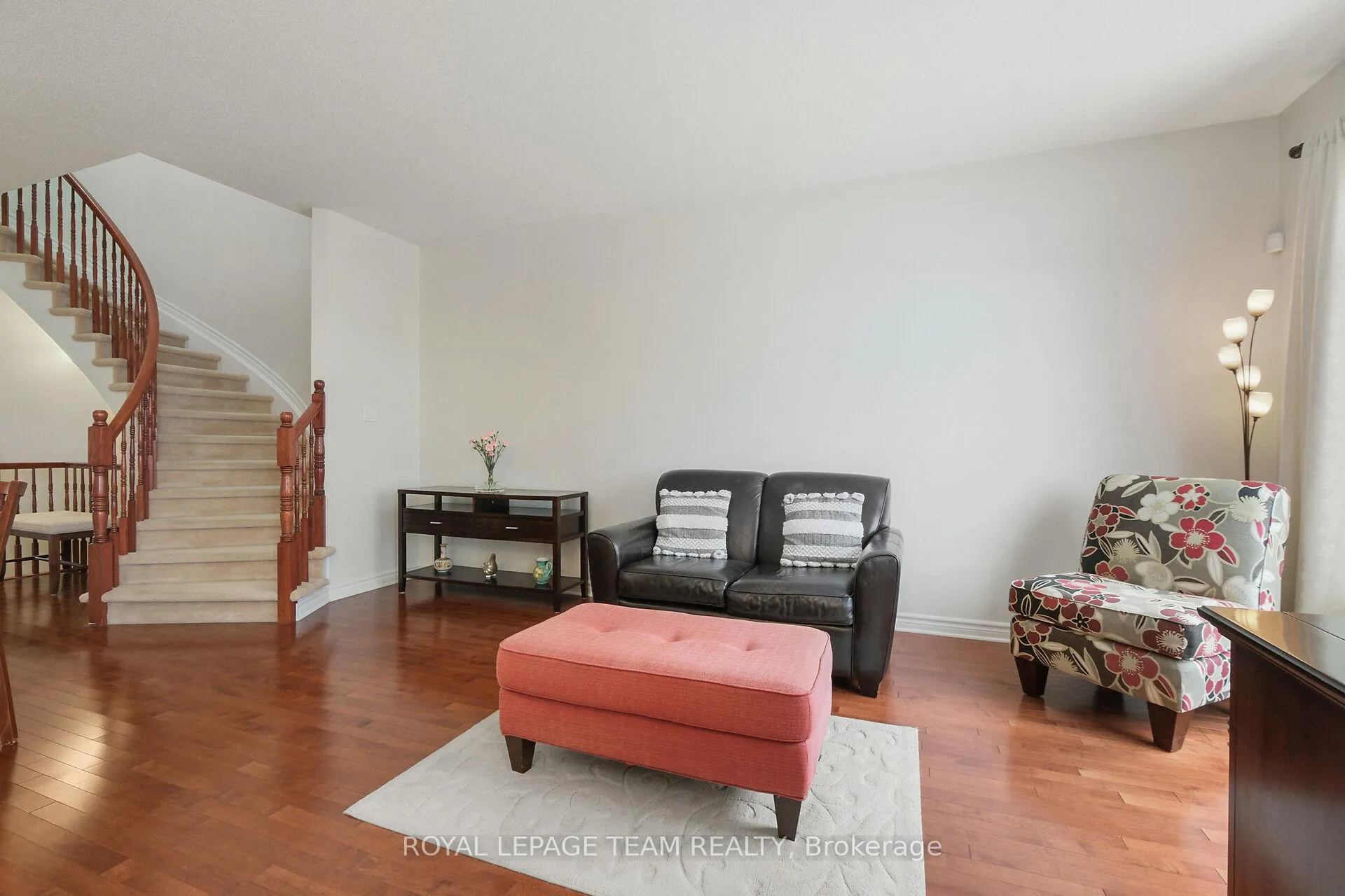 Photo 11 of 211 Butterfly Walk, Ottawa, Mer Bleue/Bradley Estates/Anderson Park — HOMEH