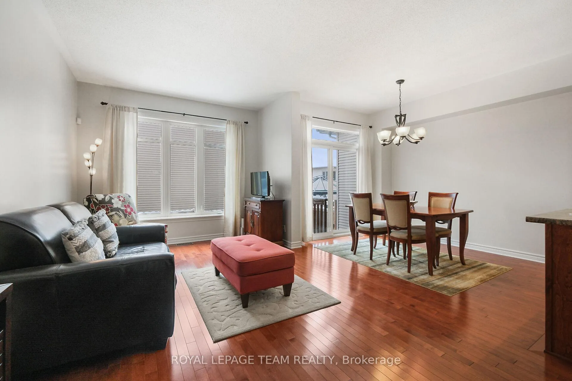 Photo 13 of 211 Butterfly Walk, Ottawa, Mer Bleue/Bradley Estates/Anderson Park — HOMEH