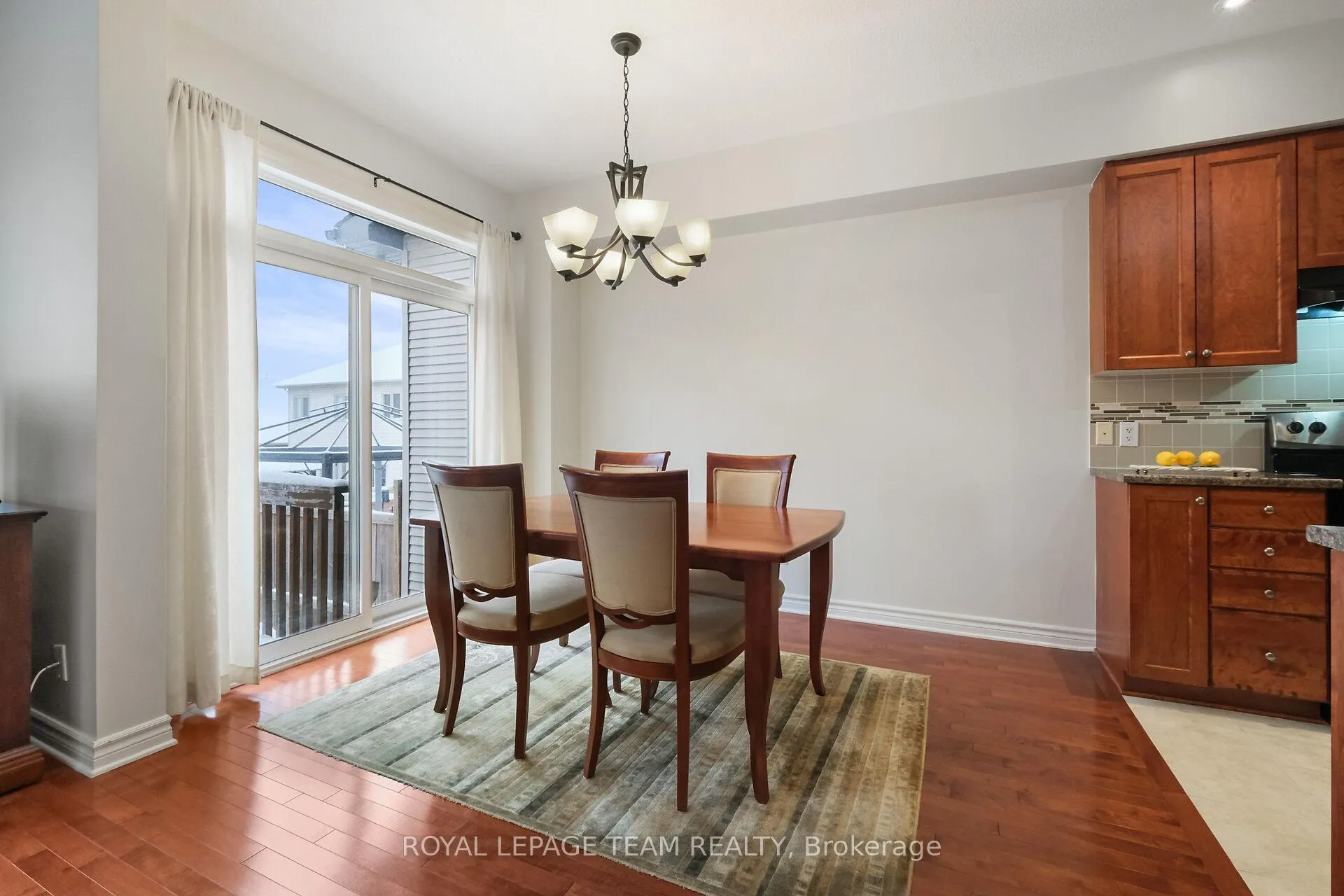 Photo 14 of 211 Butterfly Walk, Ottawa, Mer Bleue/Bradley Estates/Anderson Park — HOMEH
