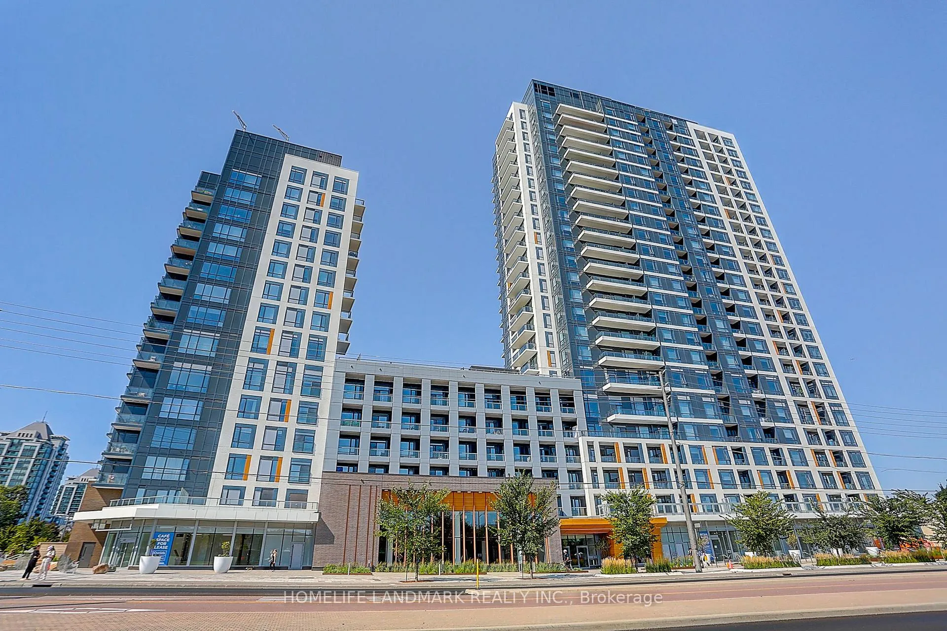 Front of Unit B-532, 7950 Bathurst Street