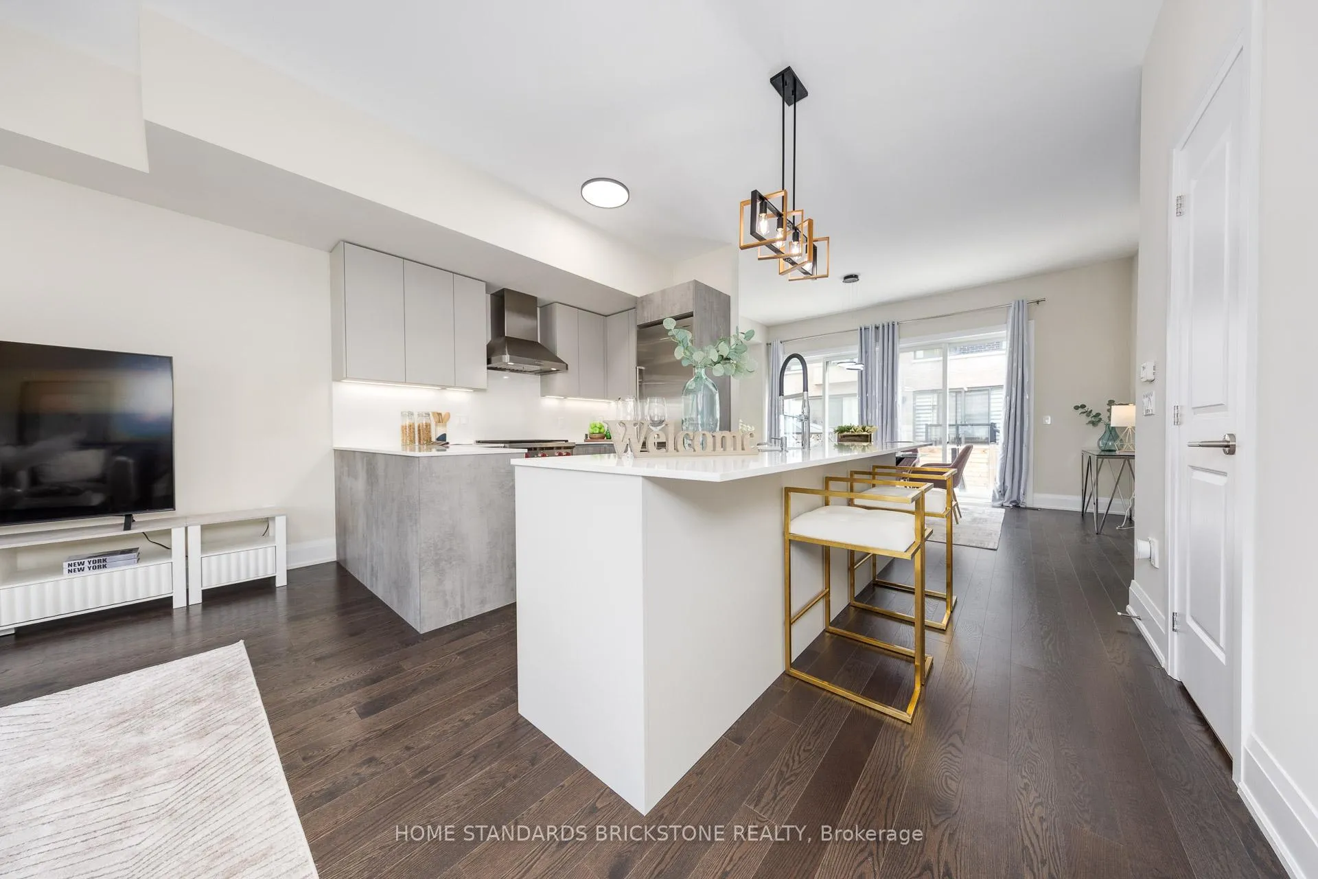 Photo 9 of 5 Smallwood Circle, Vaughan, Brownridge — HOMEH