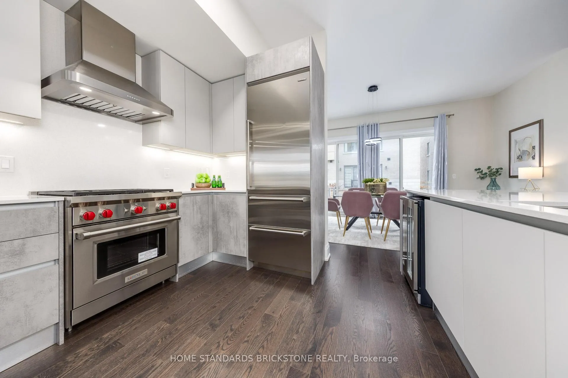 Photo 10 of 5 Smallwood Circle, Vaughan, Brownridge — HOMEH