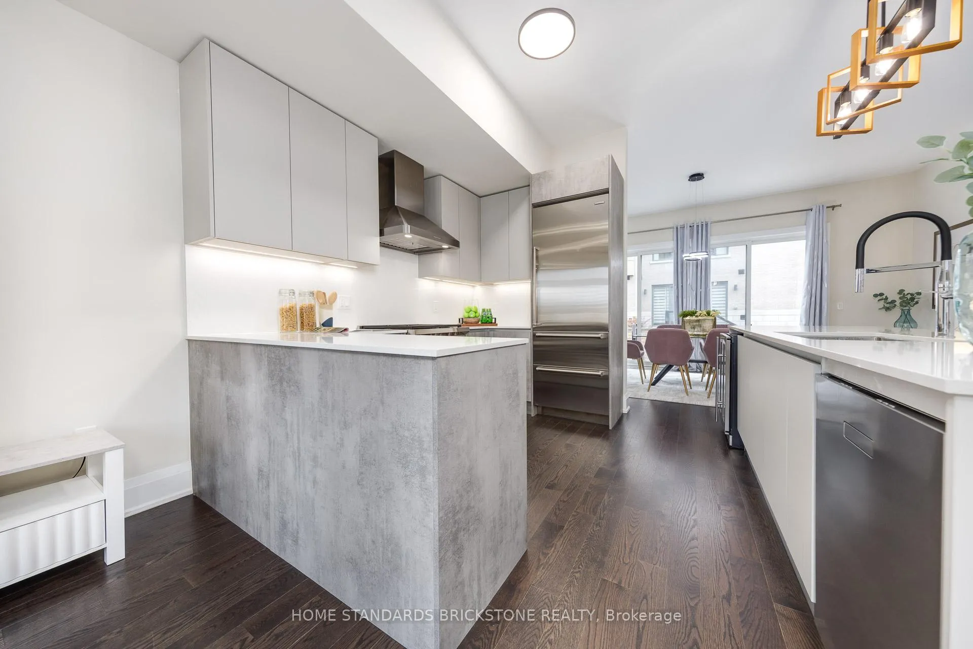 Photo 13 of 5 Smallwood Circle, Vaughan, Brownridge — HOMEH