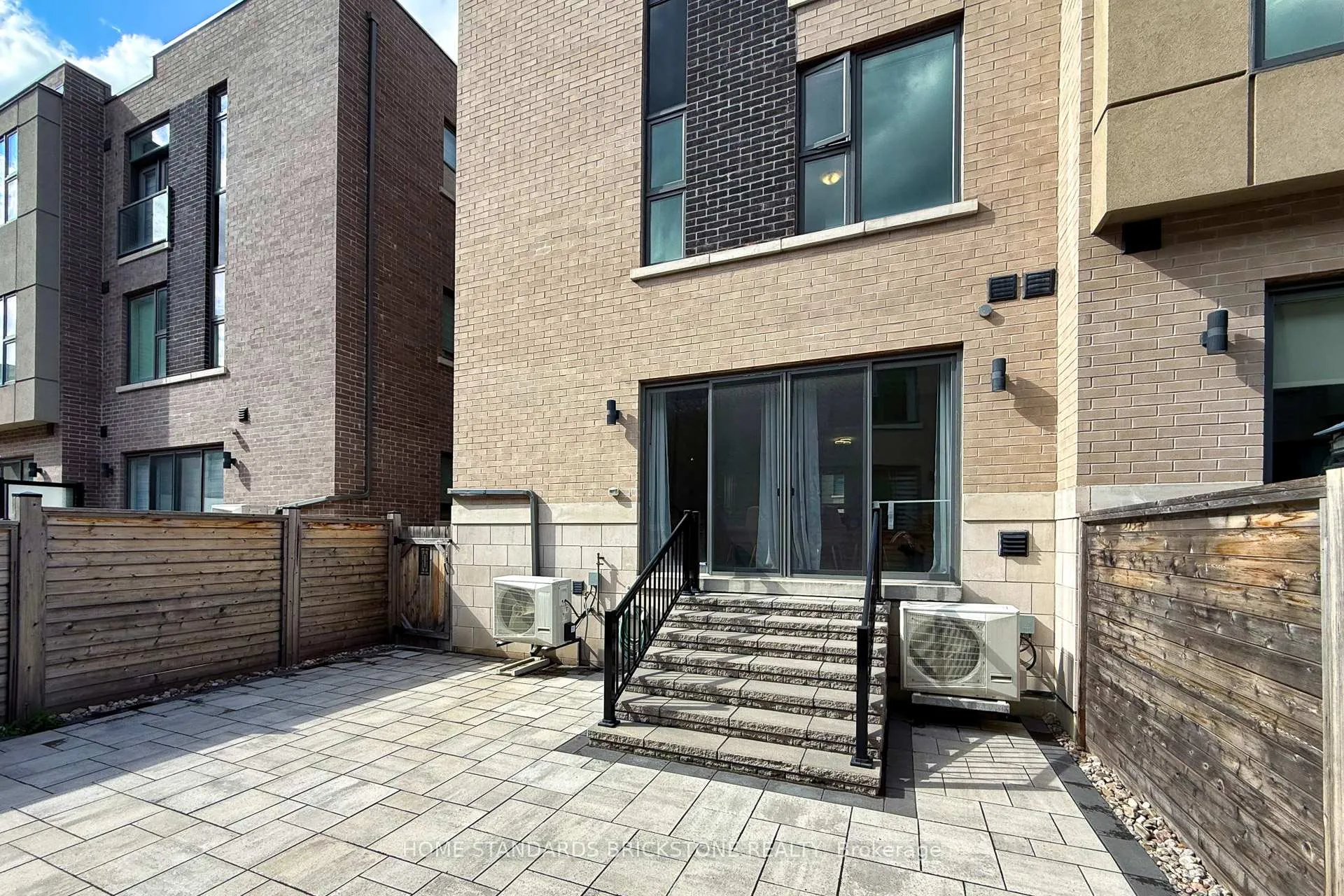 Photo 44 of 5 Smallwood Circle, Vaughan, Brownridge — HOMEH