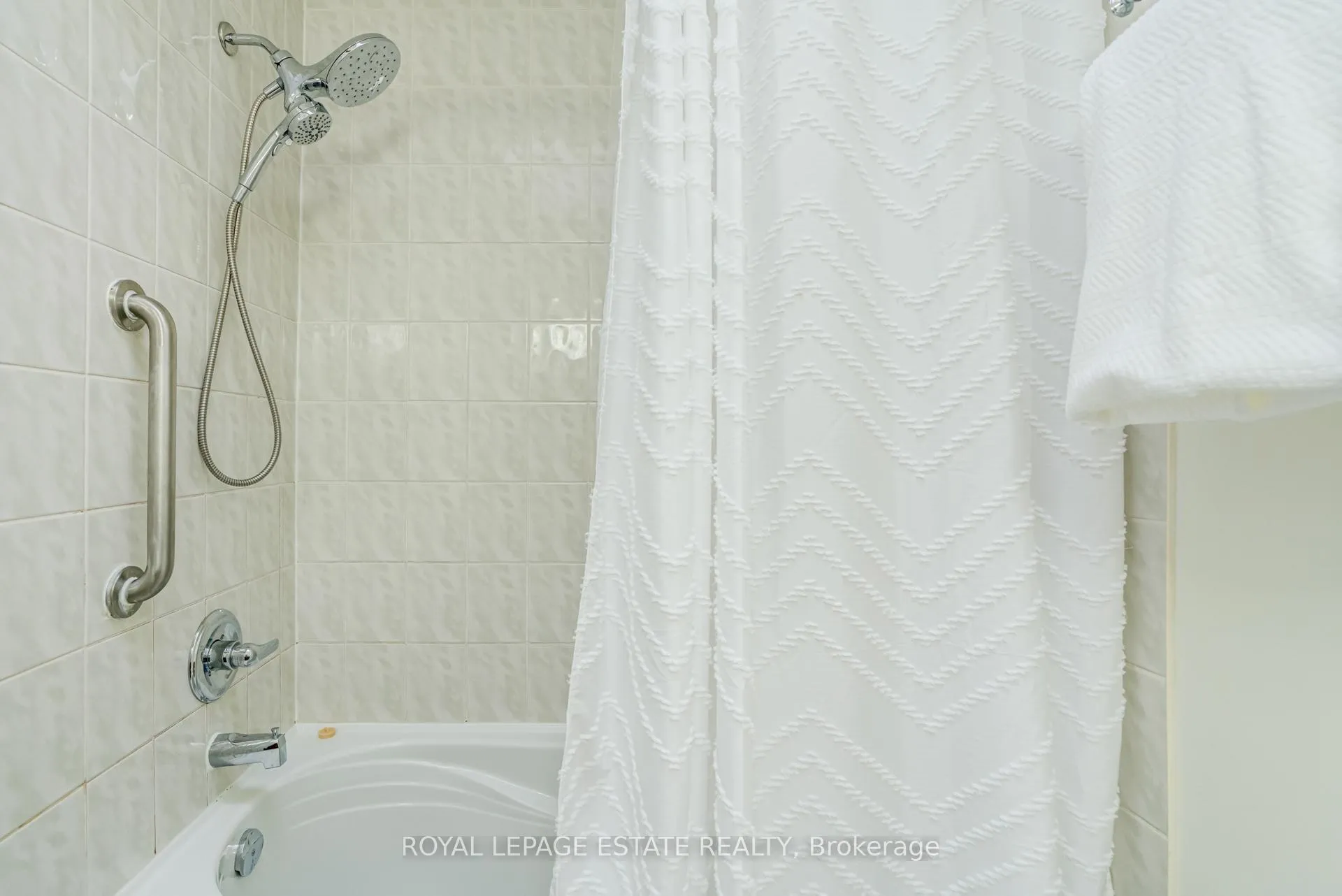 Photo 33 of 59 Halsey Avenue, Toronto, O'Connor-Parkview — HOMEH