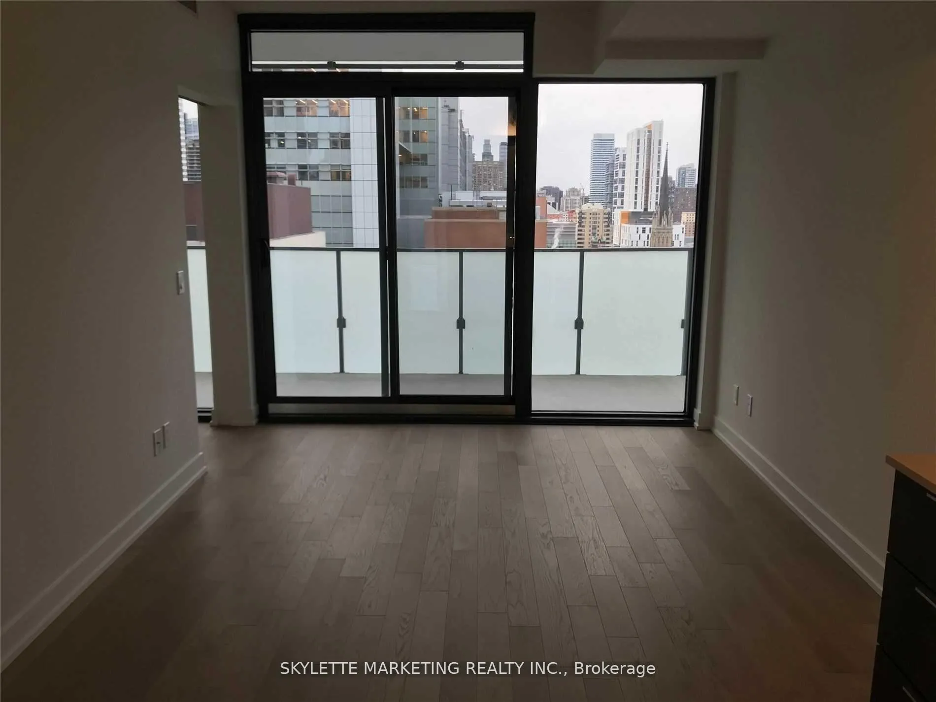 Photo 2 of Unit 1616, 25 Richmond Street E, Toronto, Church-Yonge Corridor — HOMEH