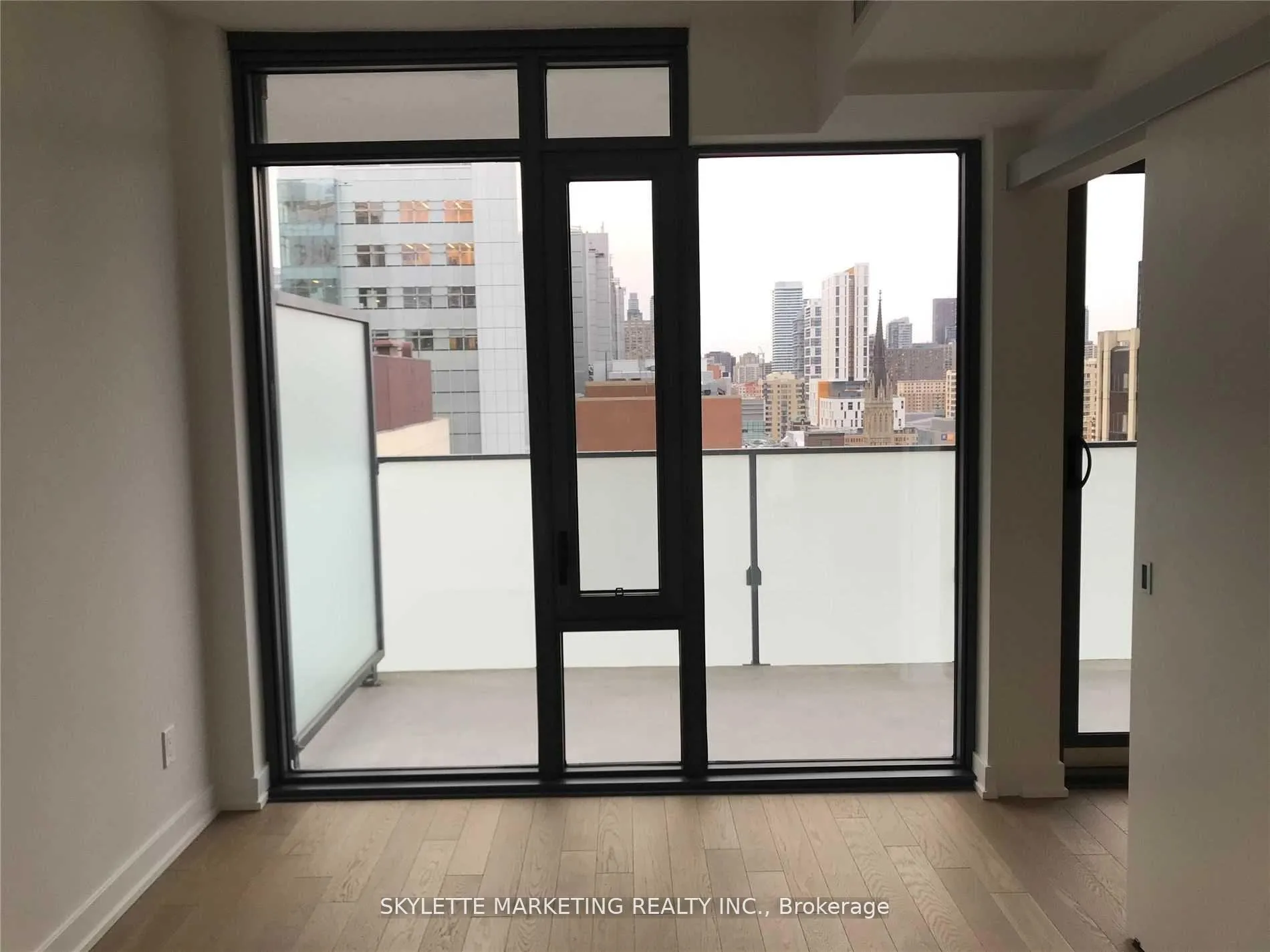 Photo 5 of Unit 1616, 25 Richmond Street E, Toronto, Church-Yonge Corridor — HOMEH