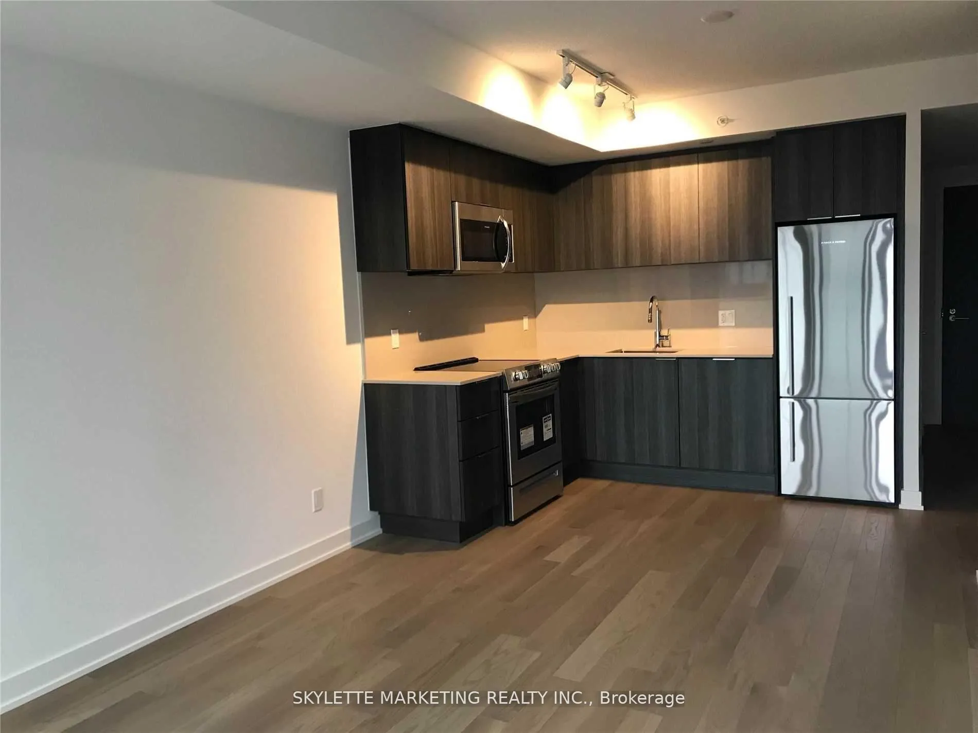 Photo 7 of Unit 1616, 25 Richmond Street E, Toronto, Church-Yonge Corridor — HOMEH
