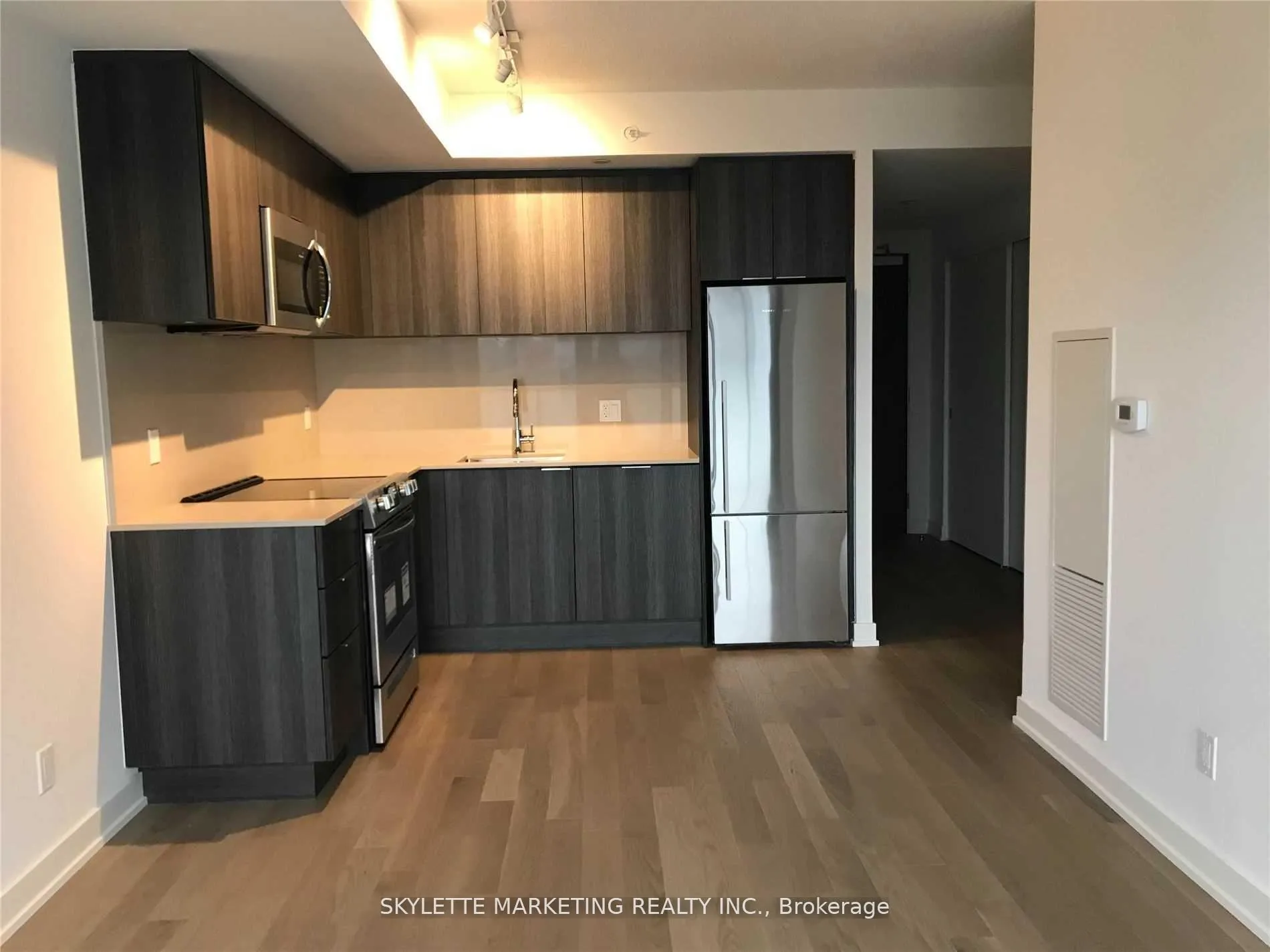 Photo 8 of Unit 1616, 25 Richmond Street E, Toronto, Church-Yonge Corridor — HOMEH