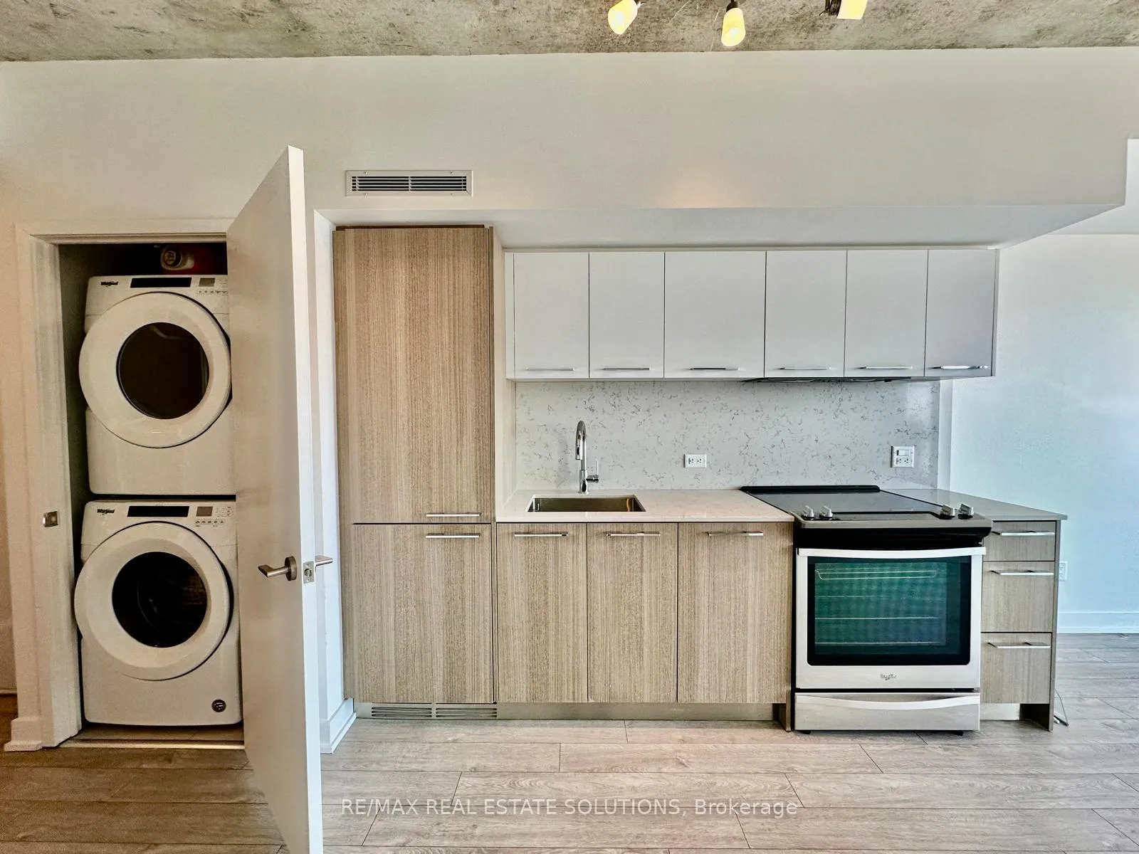 Photo 2 of Unit 1703, 15 Baseball Place, Toronto, South Riverdale — HOMEH