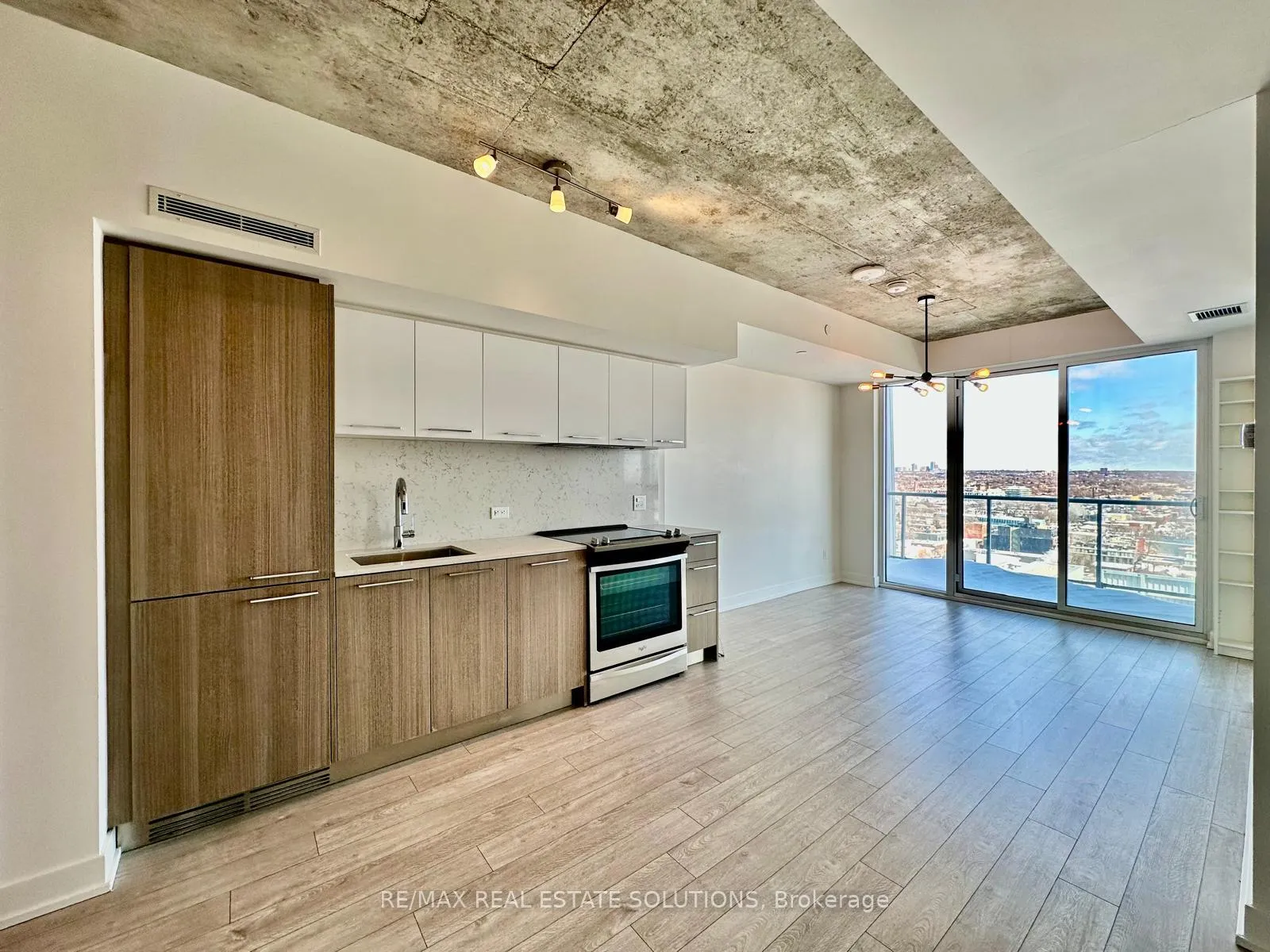 Photo 3 of Unit 1703, 15 Baseball Place, Toronto, South Riverdale — HOMEH