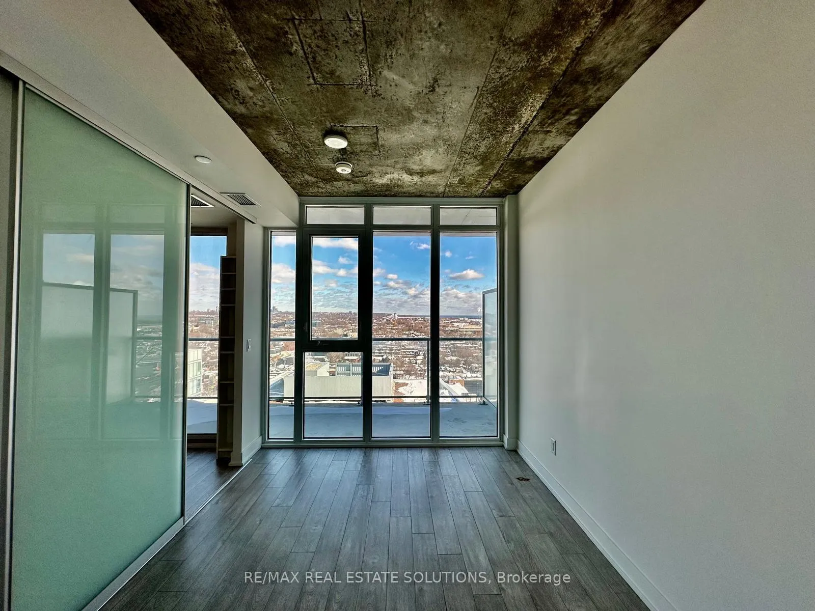Photo 7 of Unit 1703, 15 Baseball Place, Toronto, South Riverdale — HOMEH