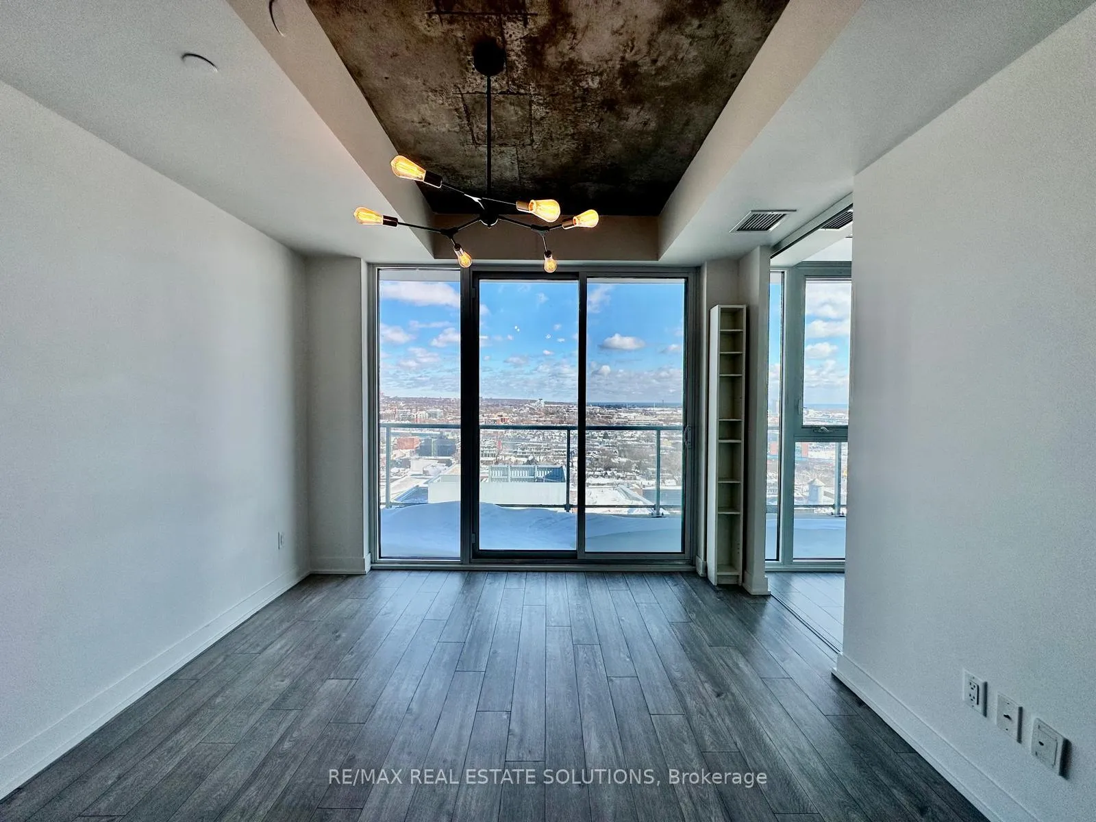 Photo 8 of Unit 1703, 15 Baseball Place, Toronto, South Riverdale — HOMEH