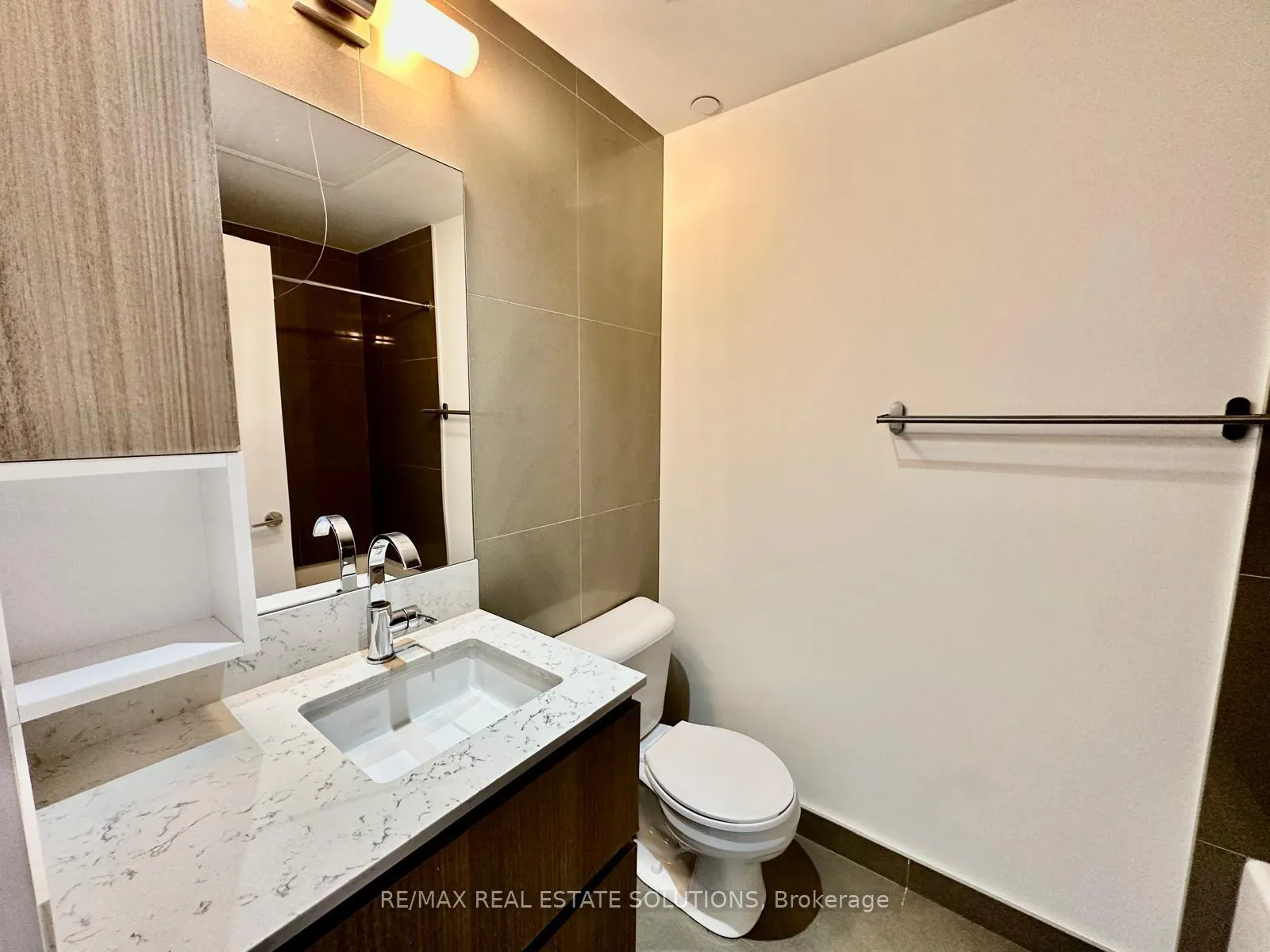 Photo 11 of Unit 1703, 15 Baseball Place, Toronto, South Riverdale — HOMEH