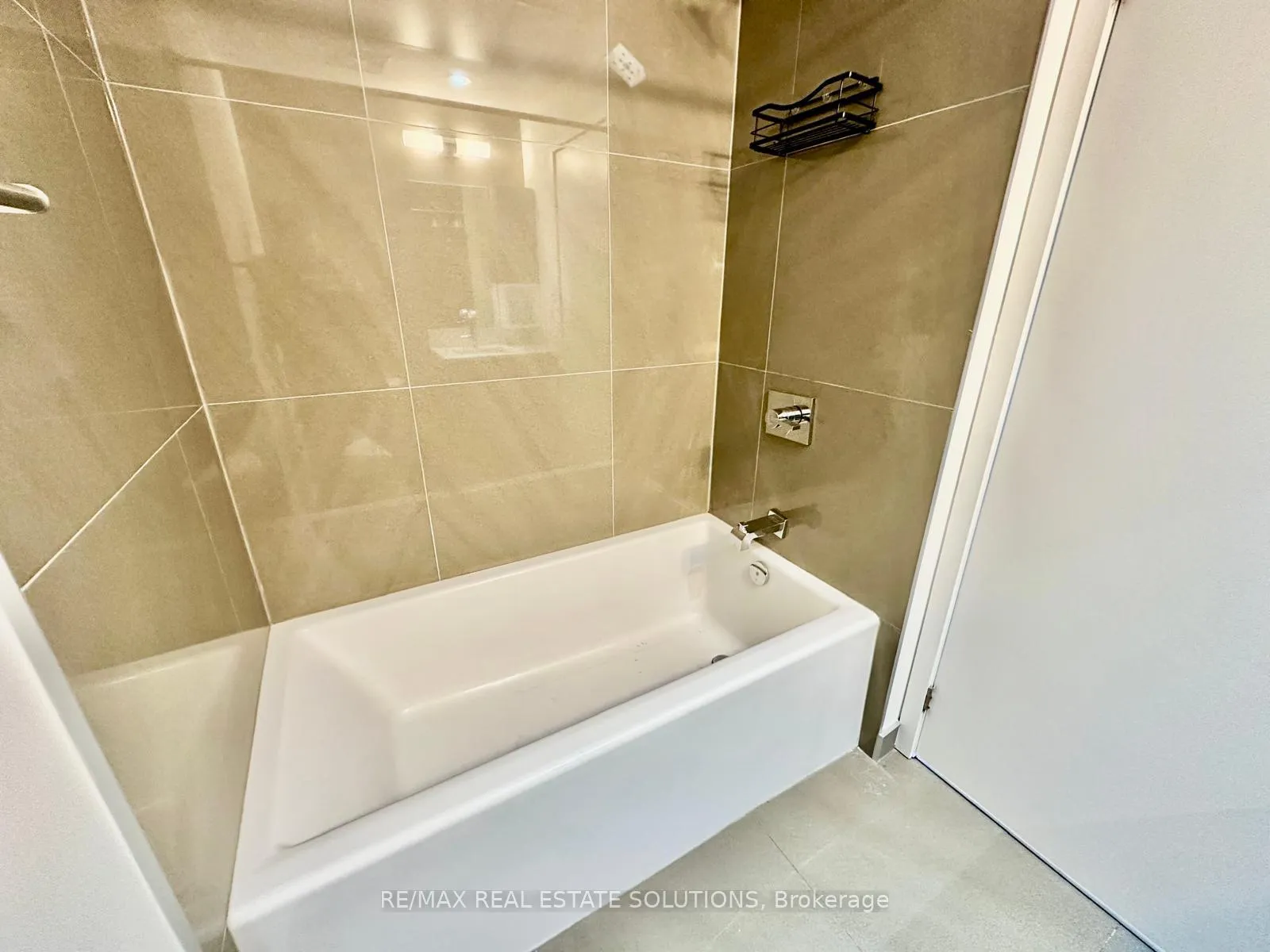 Photo 12 of Unit 1703, 15 Baseball Place, Toronto, South Riverdale — HOMEH