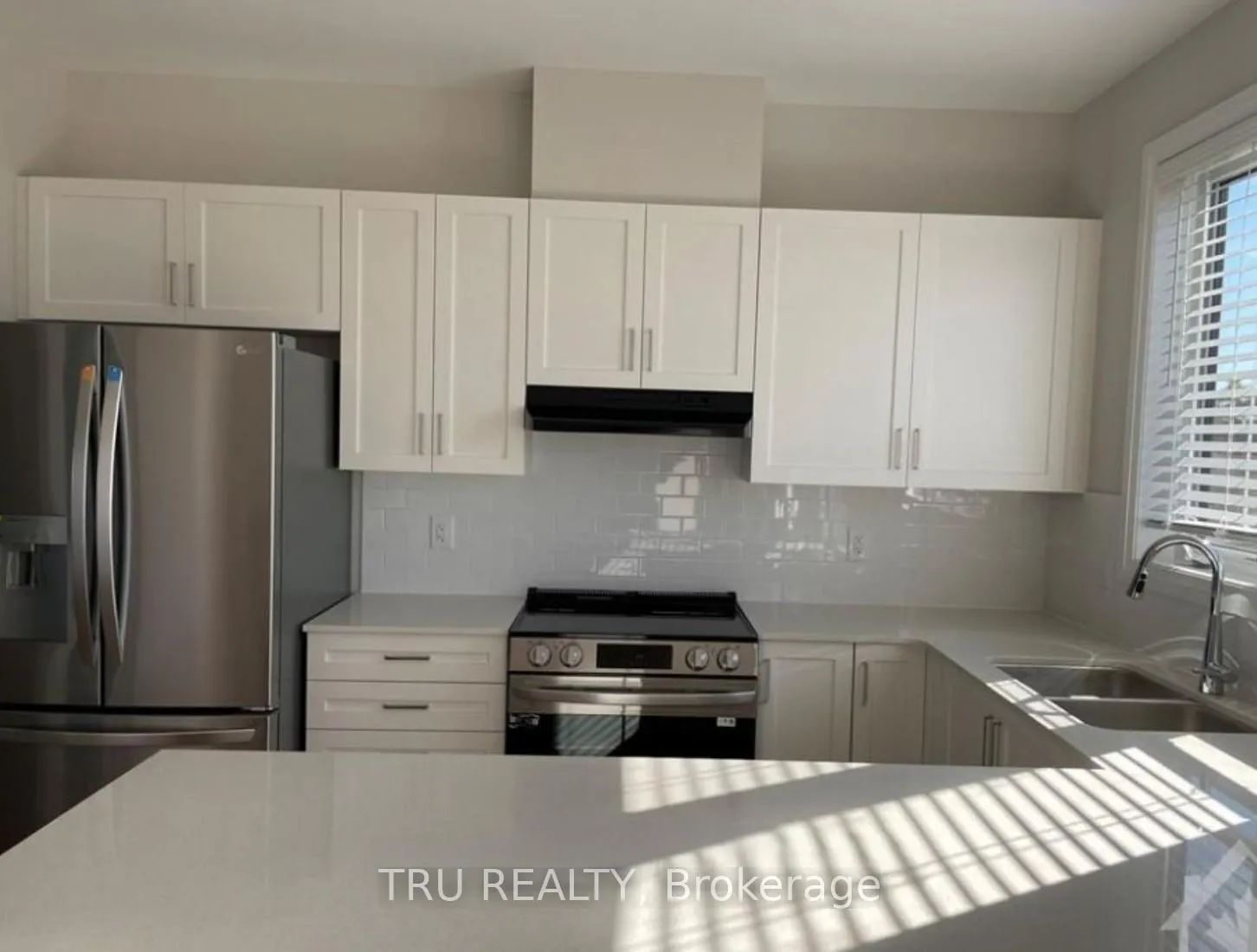 Photo 2 of 353 Appalachian Circle E, Ottawa, Barrhaven - Half Moon Bay — HOMEH