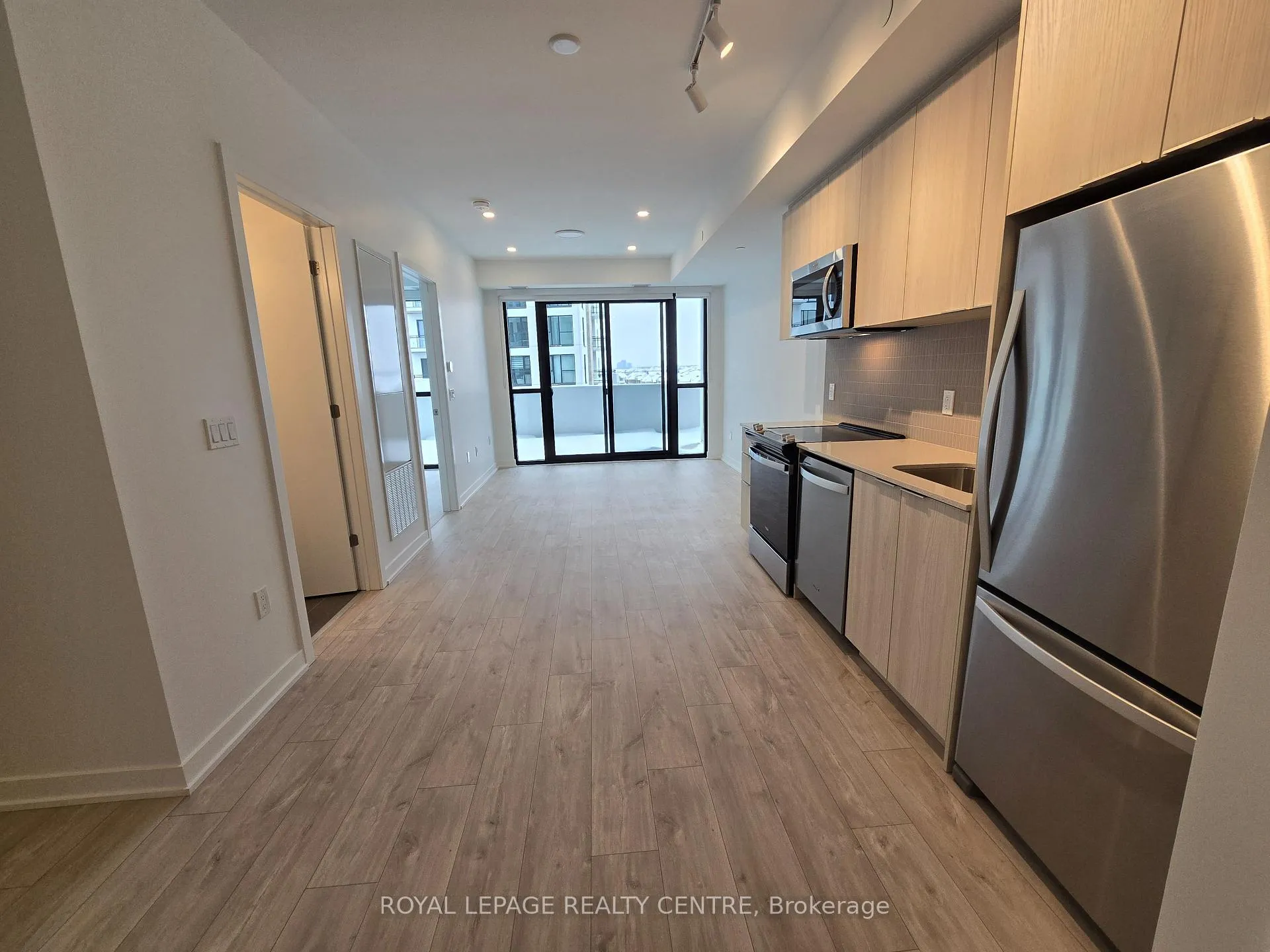 Photo 3 of Unit 407, 750 Whitlock Avenue, Milton, Cobban — HOMEH