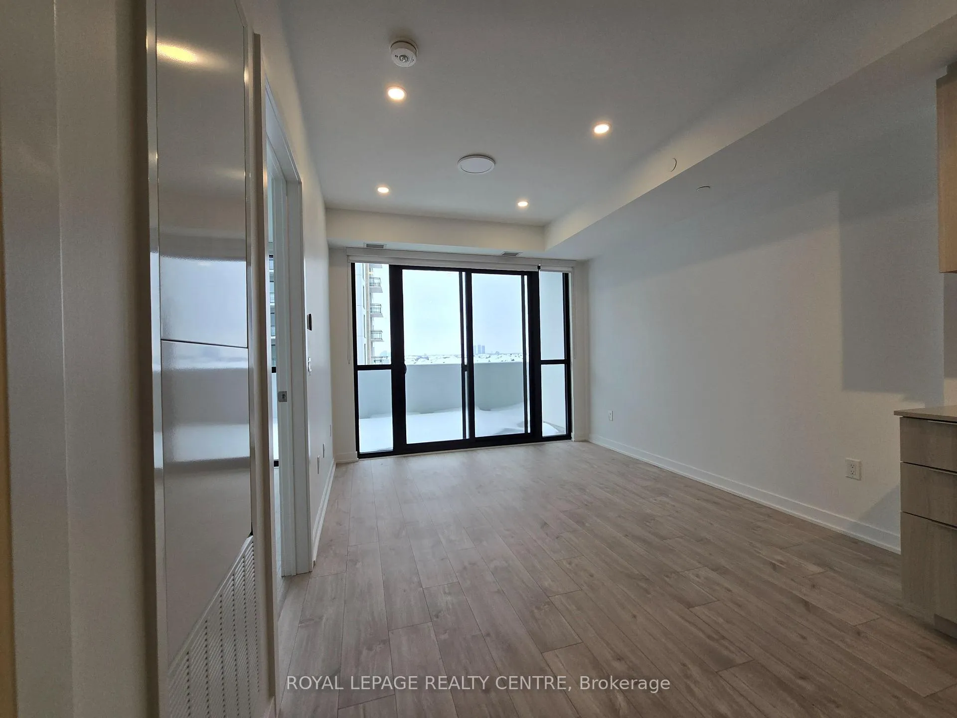 Photo 5 of Unit 407, 750 Whitlock Avenue, Milton, Cobban — HOMEH