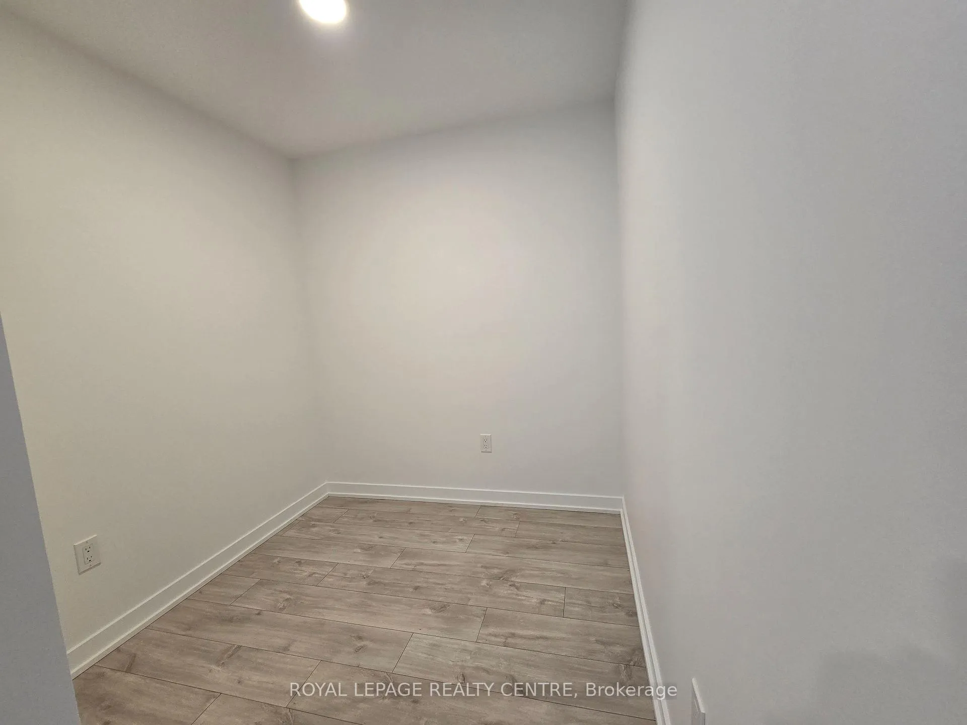 Photo 7 of Unit 407, 750 Whitlock Avenue, Milton, Cobban — HOMEH