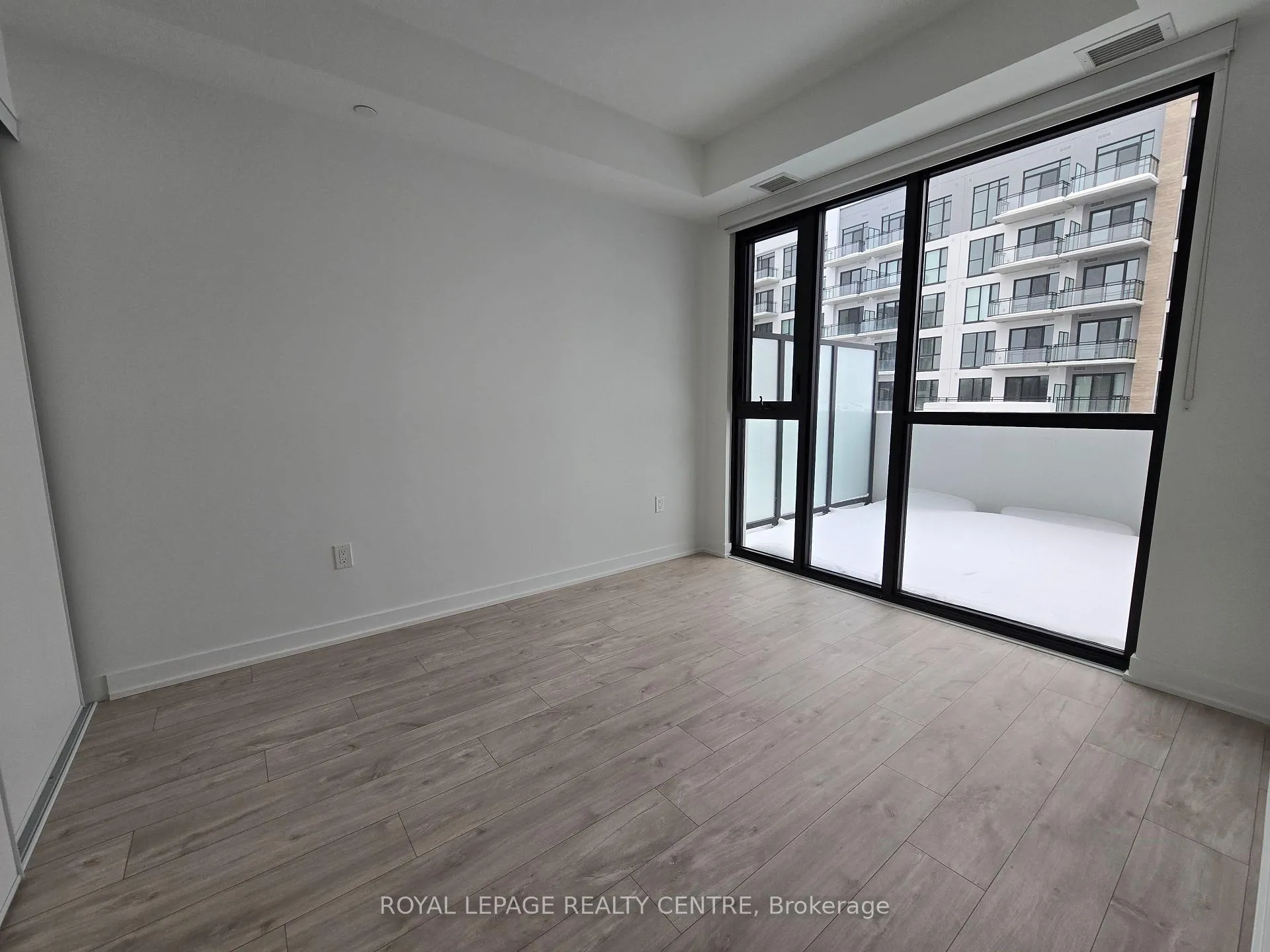 Photo 8 of Unit 407, 750 Whitlock Avenue, Milton, Cobban — HOMEH