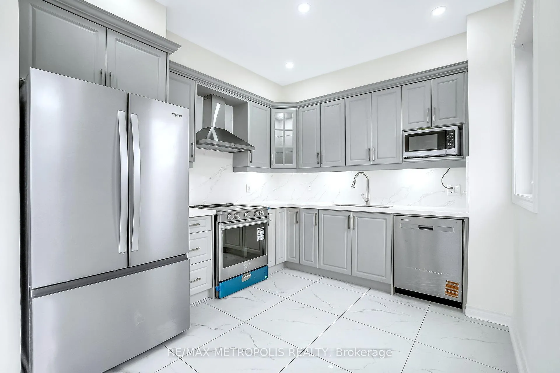 Photo 10 of 43 Horton Street, Ajax, Central East — HOMEH