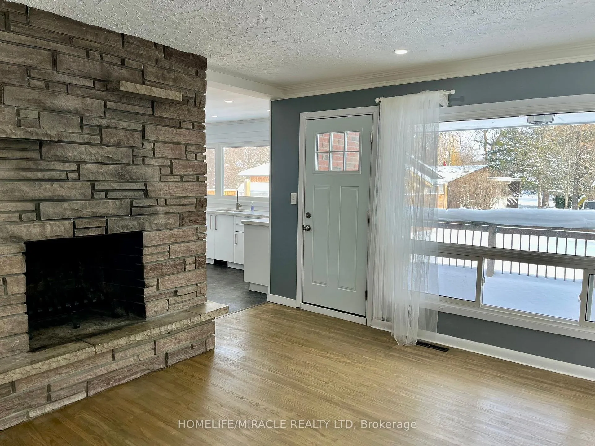 Photo 6 of 312 Grantham Avenue, St. Catharines, Carlton/Bunting — HOMEH