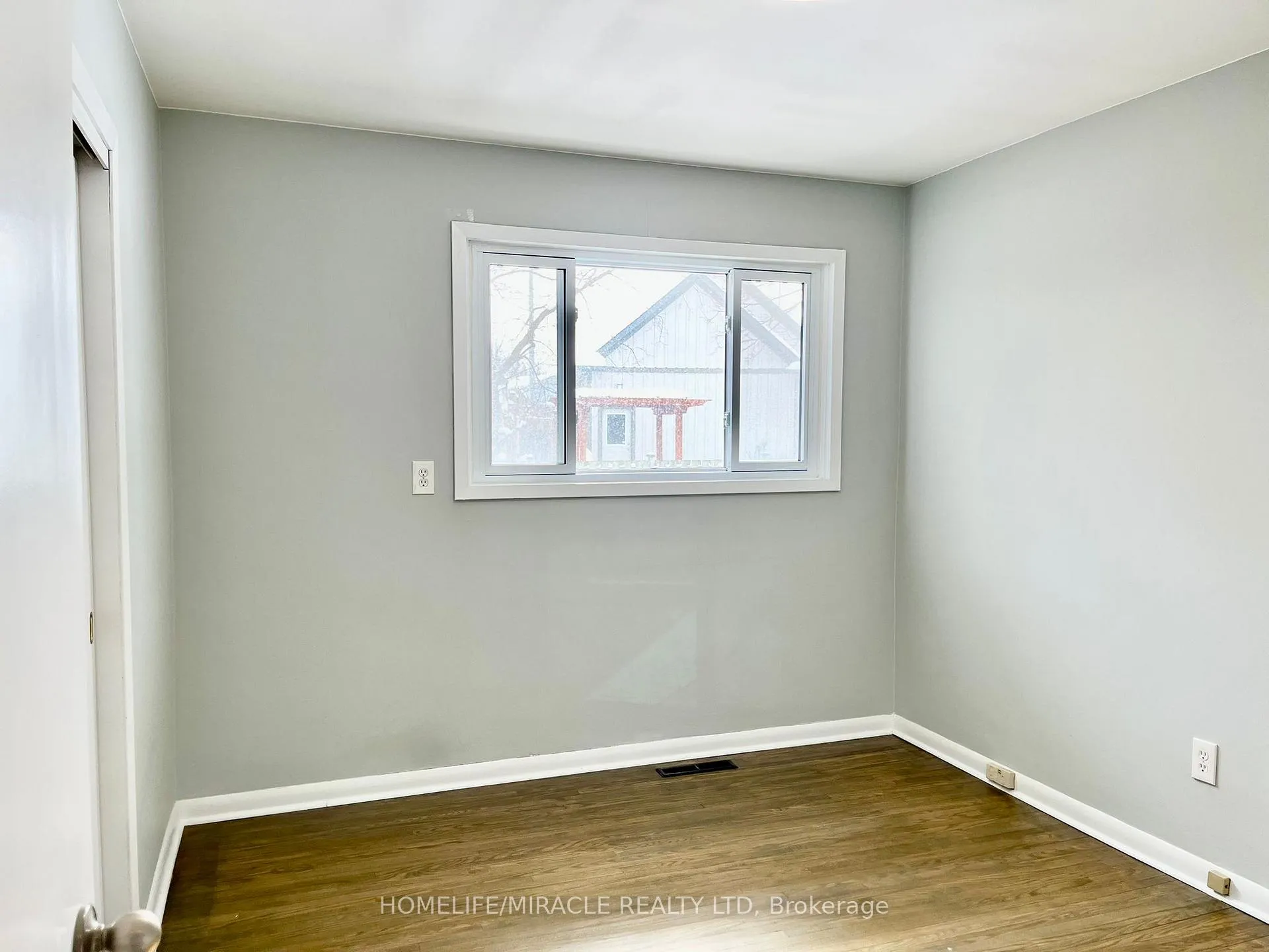 Photo 12 of 312 Grantham Avenue, St. Catharines, Carlton/Bunting — HOMEH