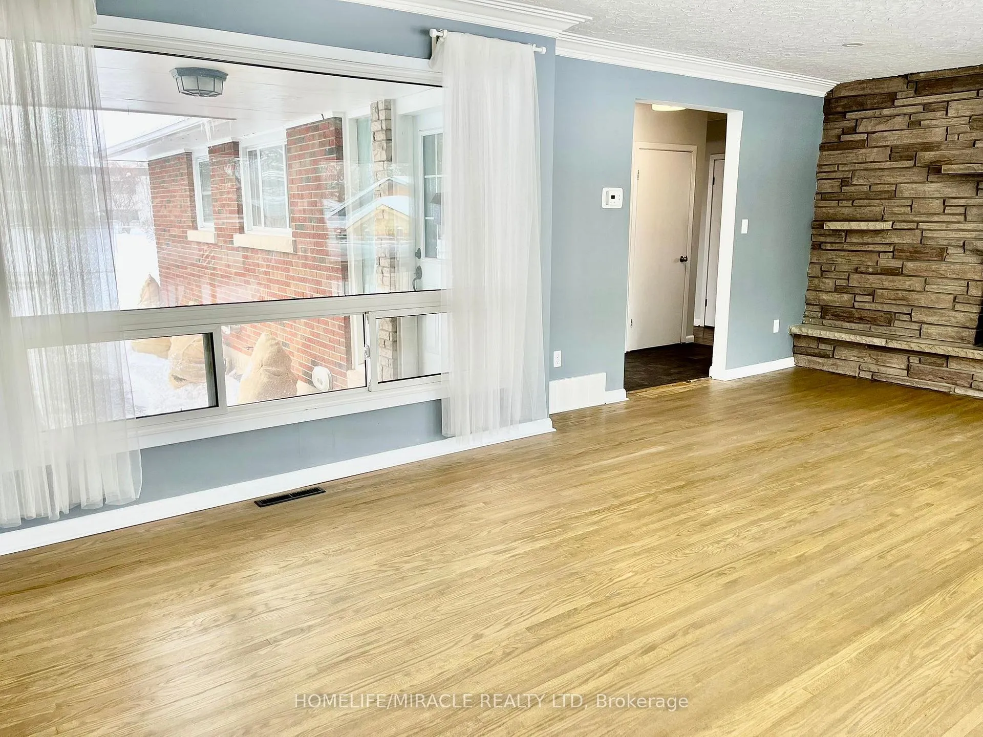 Photo 15 of 312 Grantham Avenue, St. Catharines, Carlton/Bunting — HOMEH