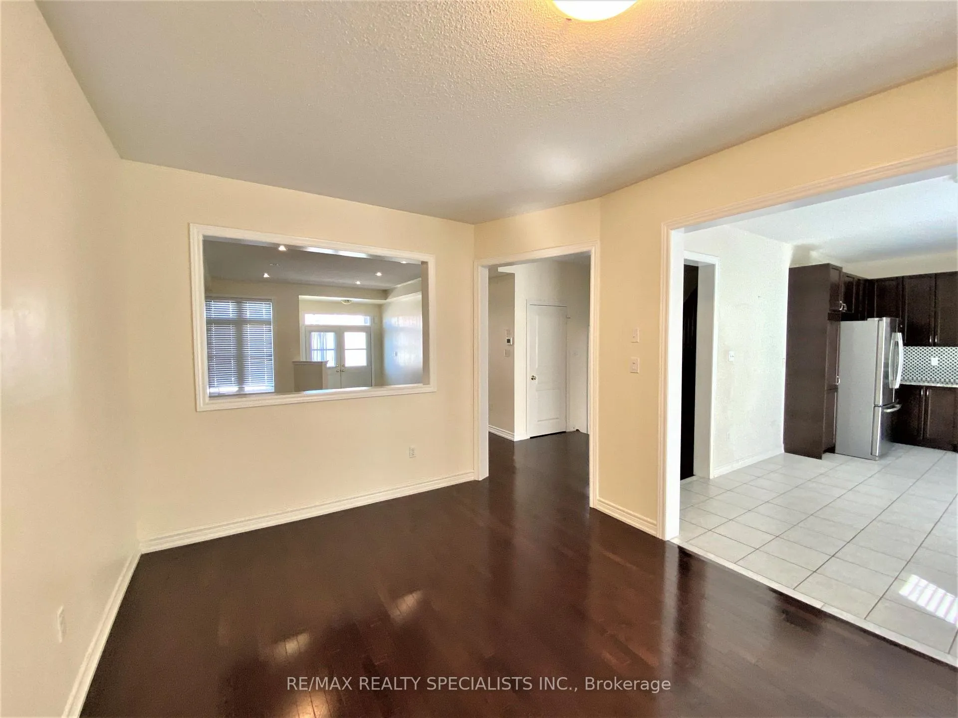 Photo 5 of Unit Upper Level, 4 Freedom Oaks Trail, Brampton, Bram East — HOMEH