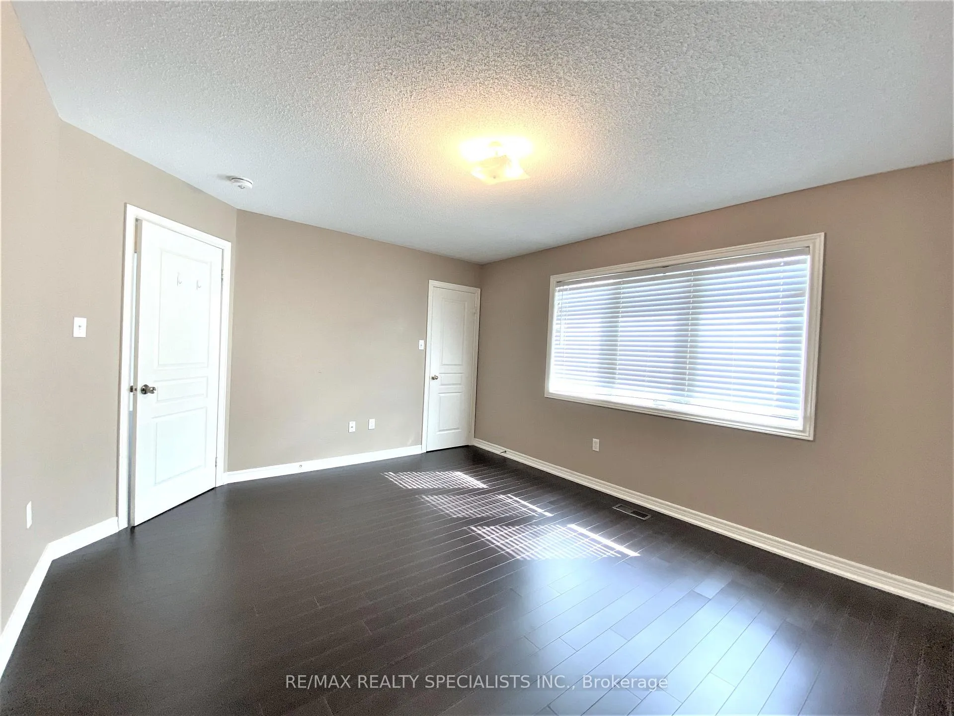Photo 17 of Unit Upper Level, 4 Freedom Oaks Trail, Brampton, Bram East — HOMEH