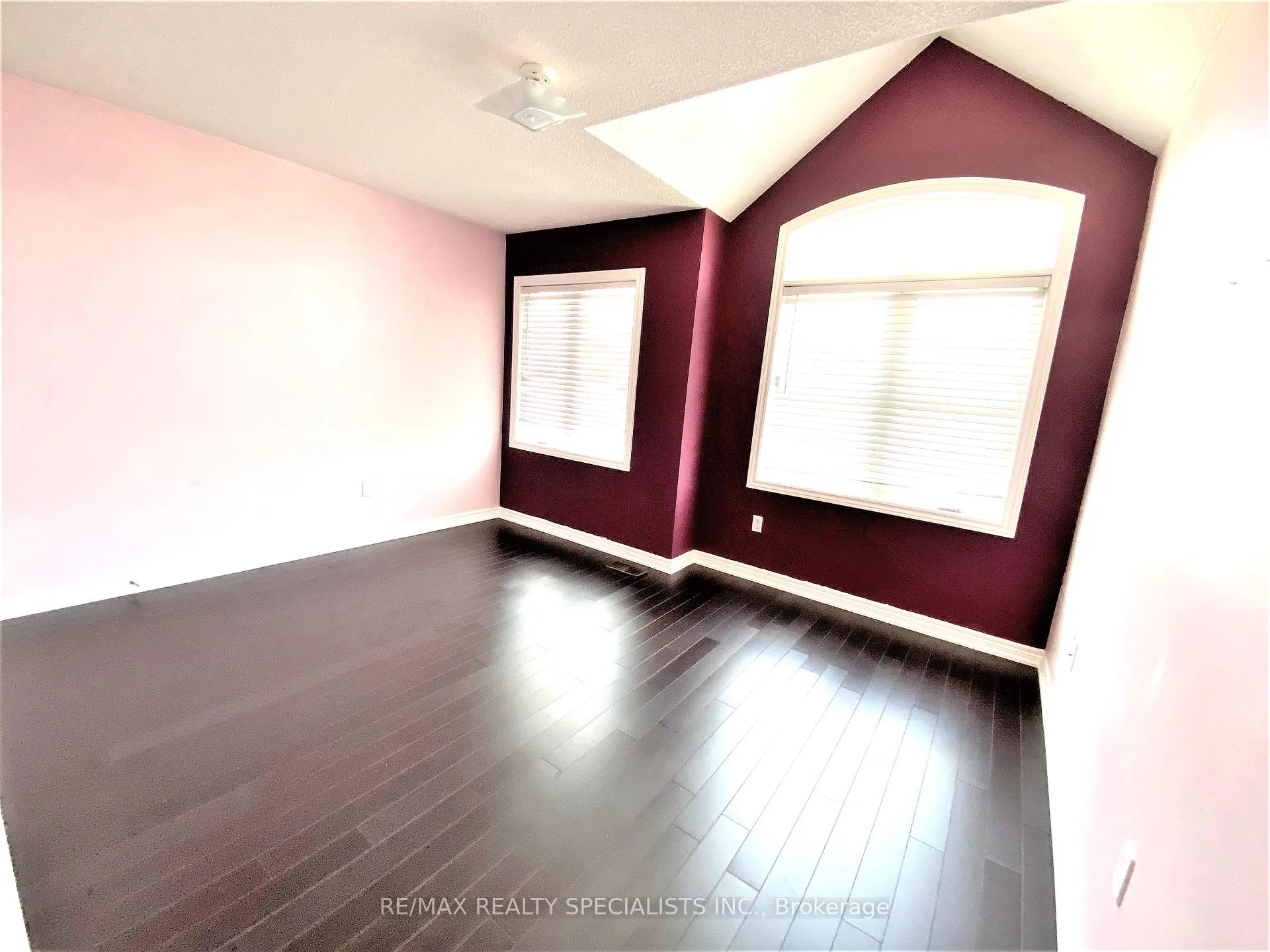 Photo 19 of Unit Upper Level, 4 Freedom Oaks Trail, Brampton, Bram East — HOMEH