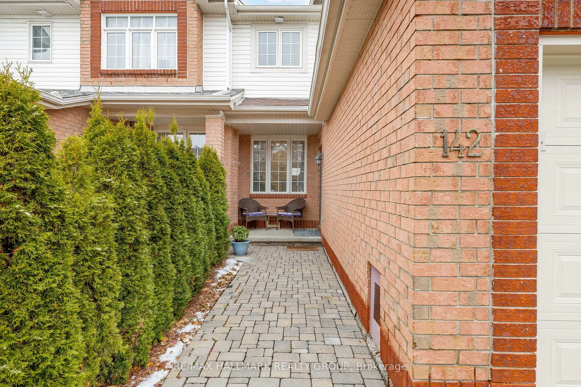 Photo 2 of 142 Inverkip Avenue, Ottawa, Hunt Club Park/Greenboro — HOMEH