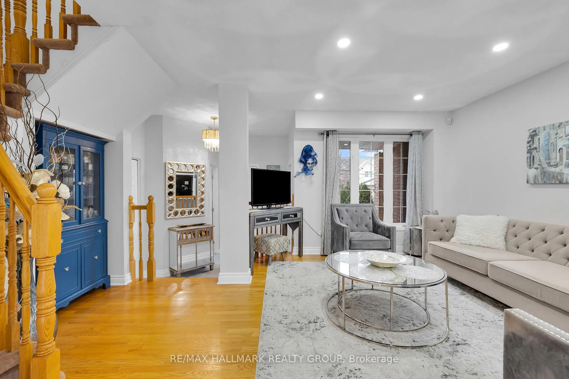 Photo 9 of 142 Inverkip Avenue, Ottawa, Hunt Club Park/Greenboro — HOMEH