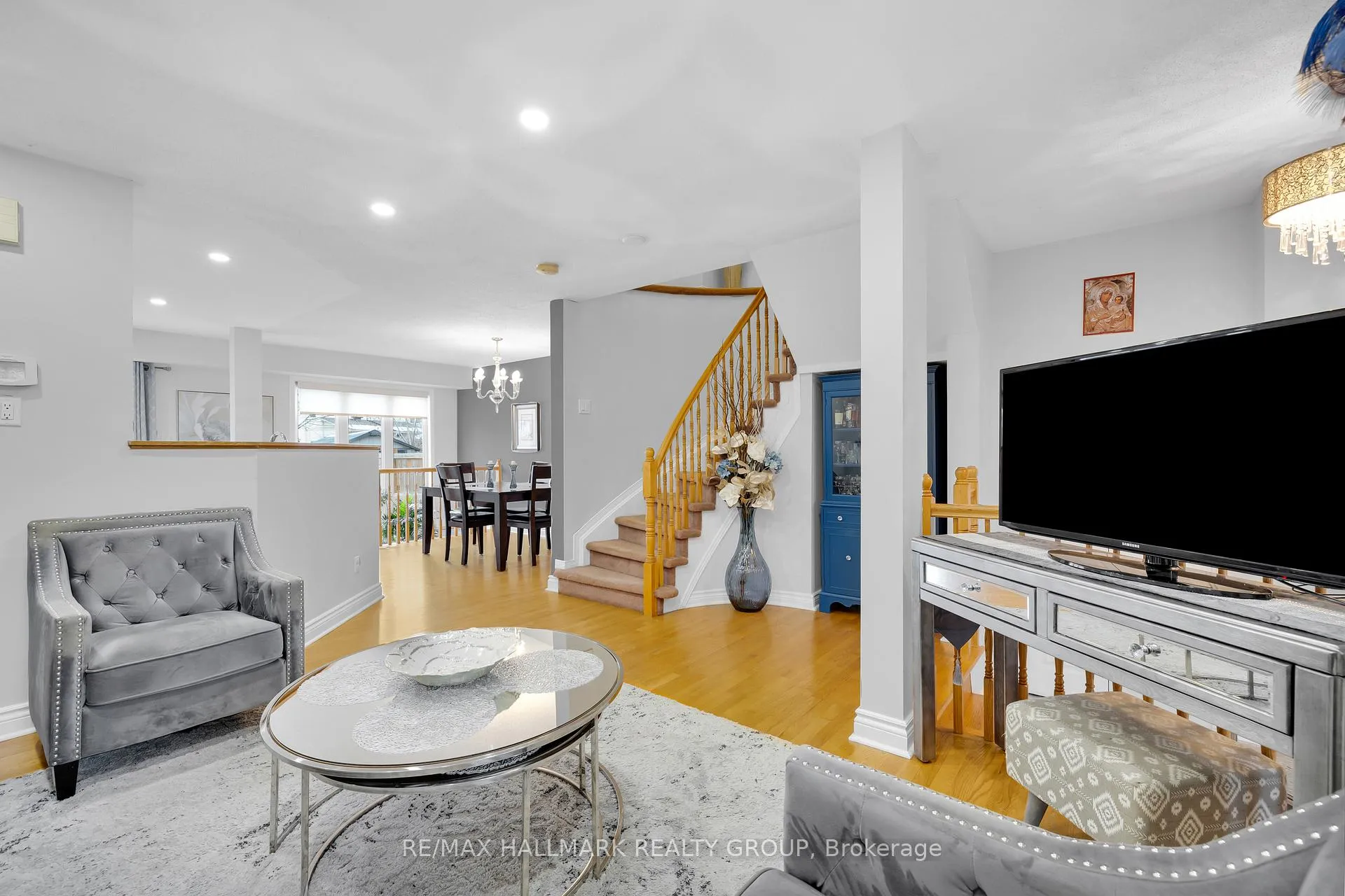 Photo 11 of 142 Inverkip Avenue, Ottawa, Hunt Club Park/Greenboro — HOMEH