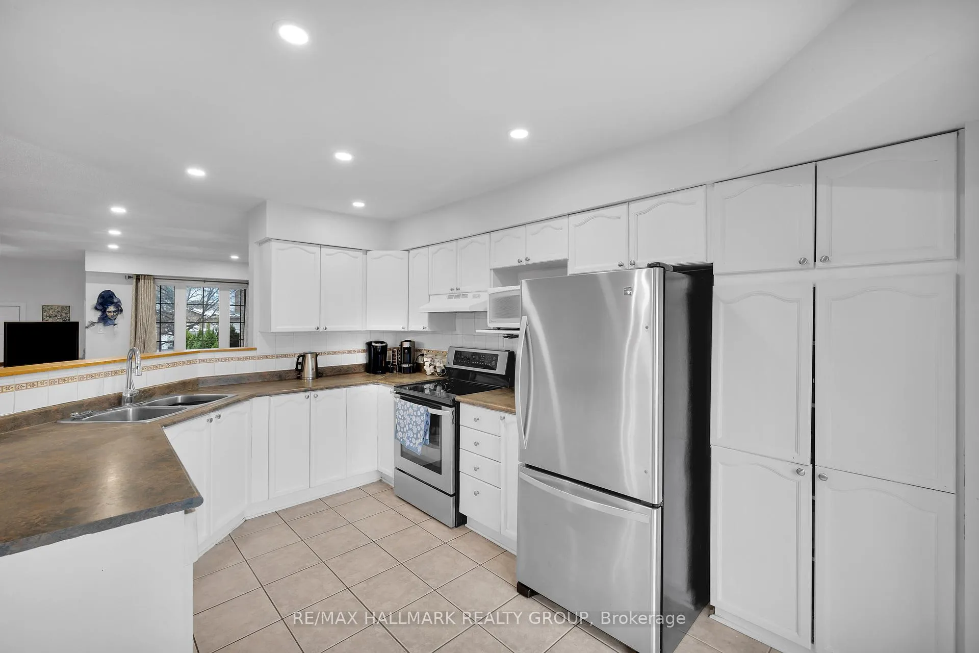 Photo 20 of 142 Inverkip Avenue, Ottawa, Hunt Club Park/Greenboro — HOMEH
