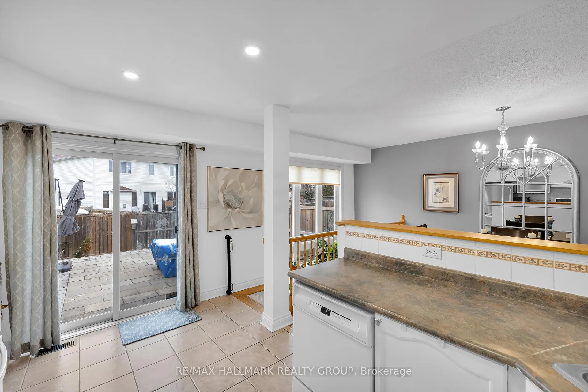 Photo 22 of 142 Inverkip Avenue, Ottawa, Hunt Club Park/Greenboro — HOMEH