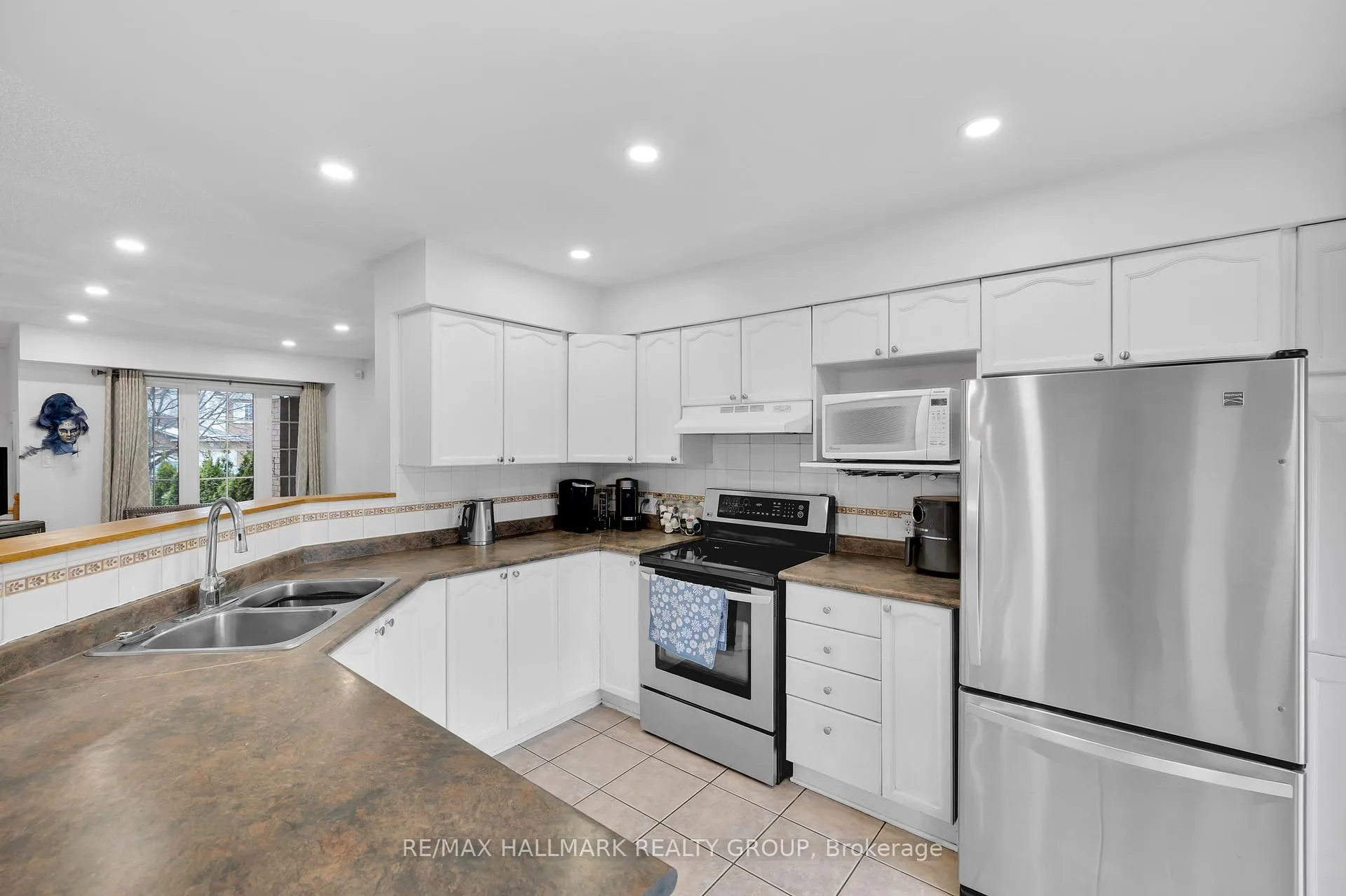 Photo 24 of 142 Inverkip Avenue, Ottawa, Hunt Club Park/Greenboro — HOMEH