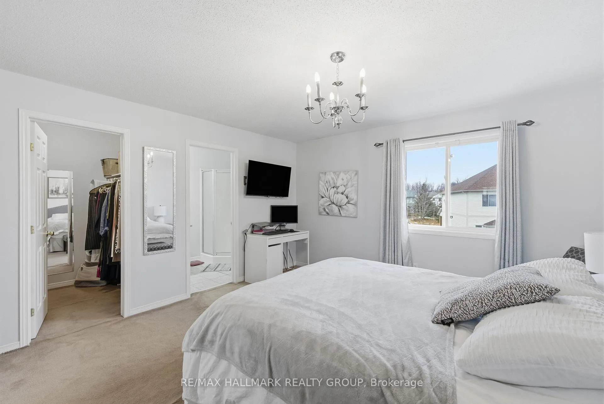 Photo 29 of 142 Inverkip Avenue, Ottawa, Hunt Club Park/Greenboro — HOMEH