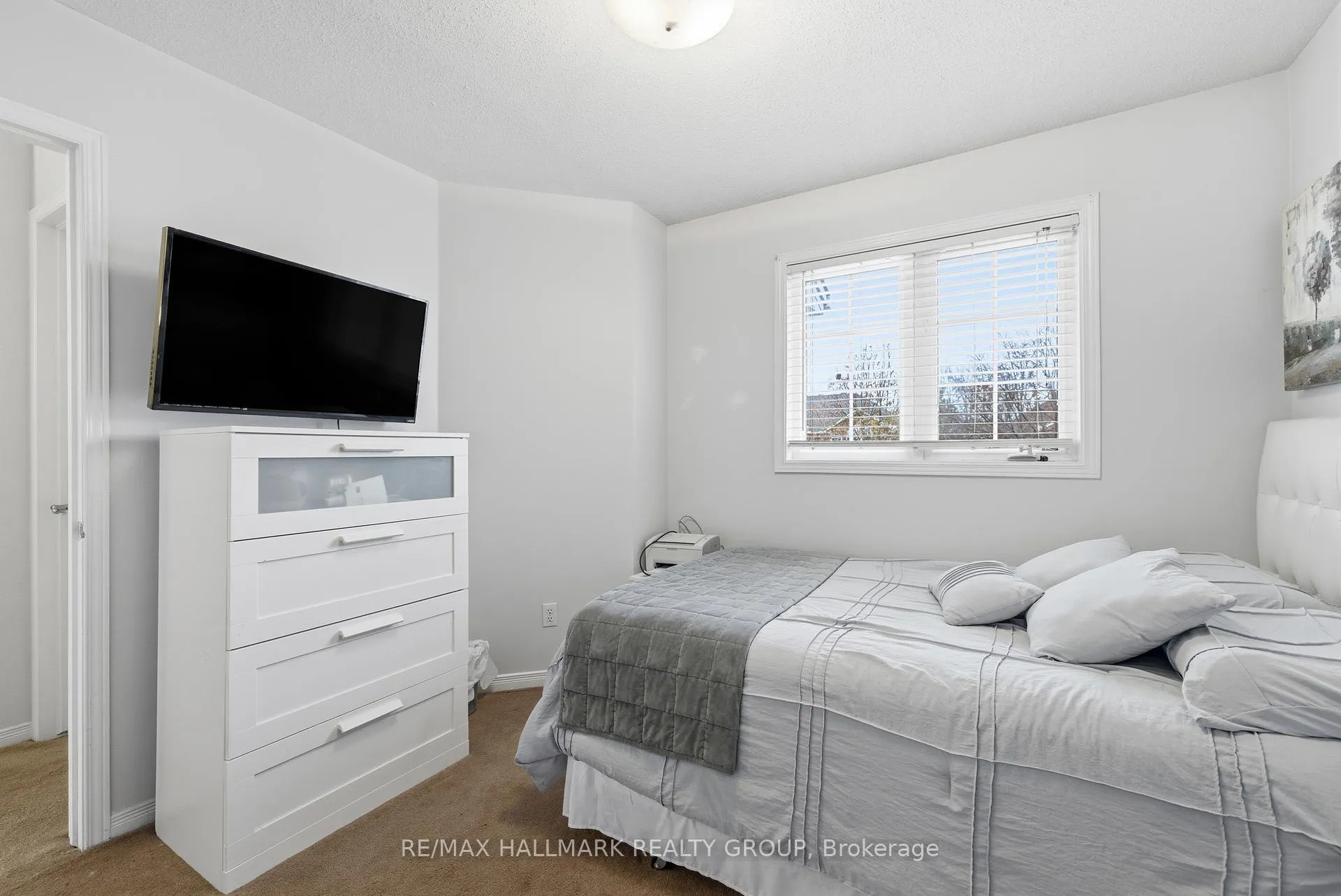 Photo 34 of 142 Inverkip Avenue, Ottawa, Hunt Club Park/Greenboro — HOMEH